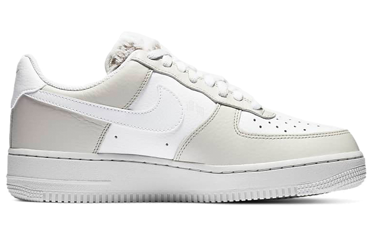 Женские кеды Nike Air Force 1 07 (бежевые) — фото 2