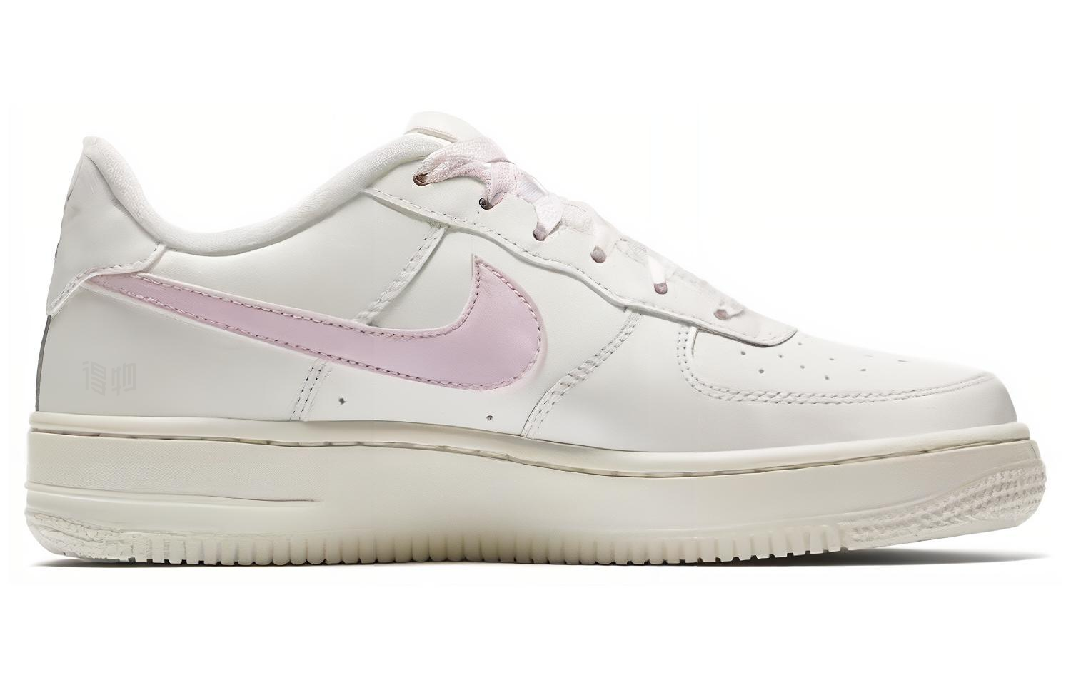 Женские кроссовки Nike Air Force 1 (розовые) — Белый / розовый — фото 2