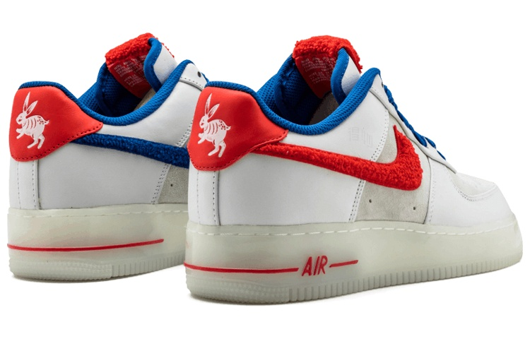 Мужские кеды Nike Air Force 1 (бело-красные) — 白/赤红/皇家 — фото 3