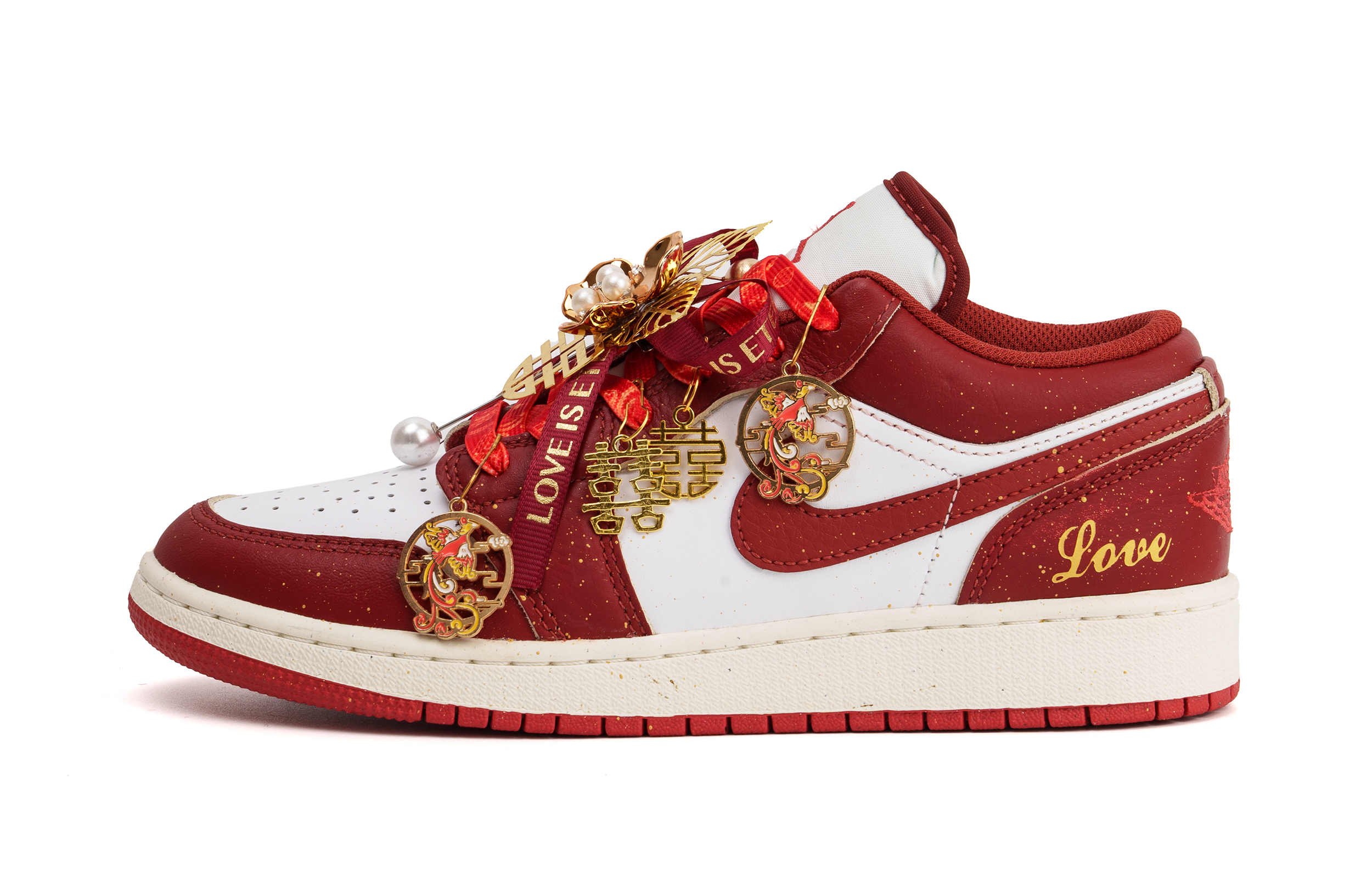 Jordan Air Jordan 1 Cushioning, Wear Resistant Low top Vintage Basketball Shoes Unisex Red