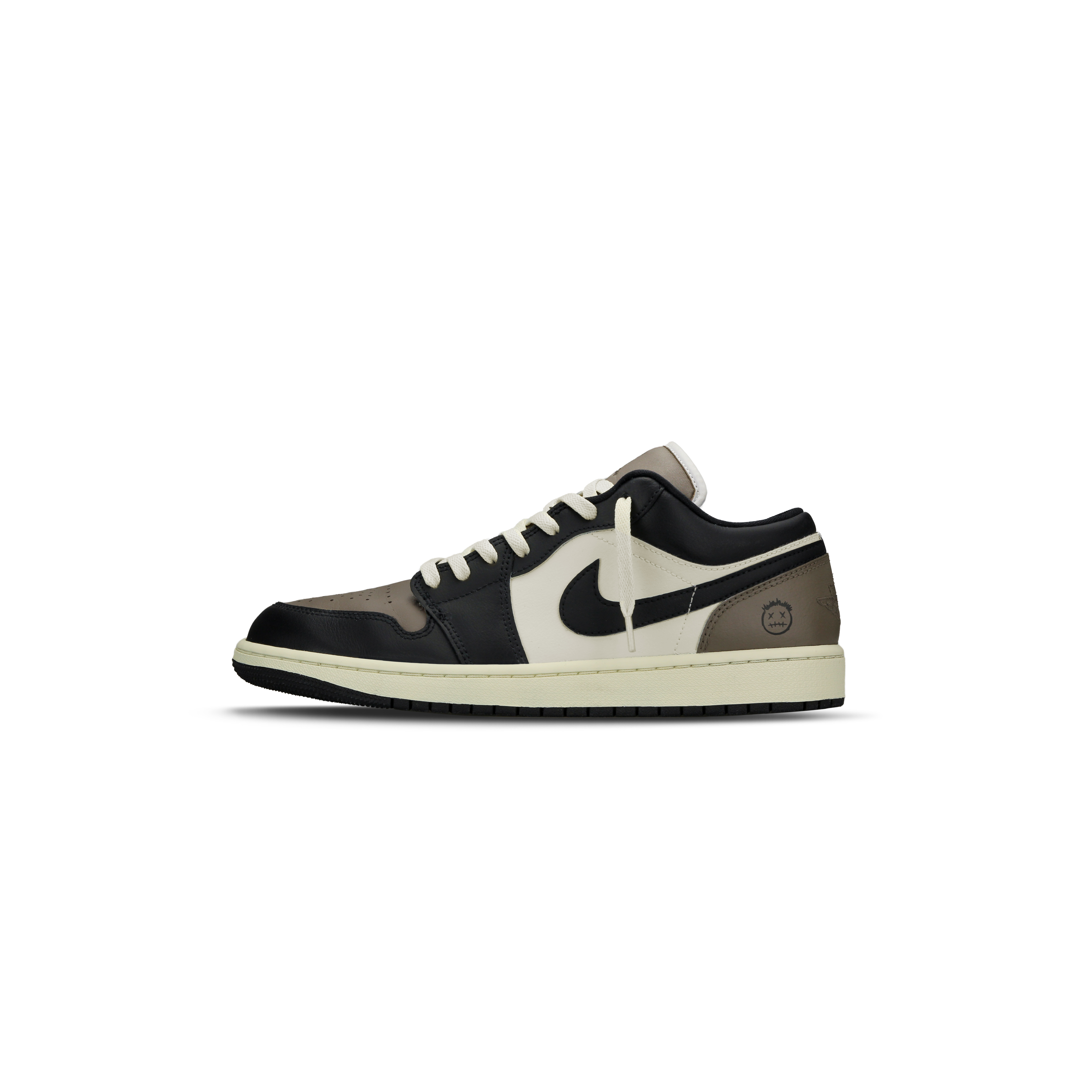 Jordan Air Jordan 1 Slip Resistant Abrasion Resistant Low top Vintage Basketball Shoes Women’s Black Brown