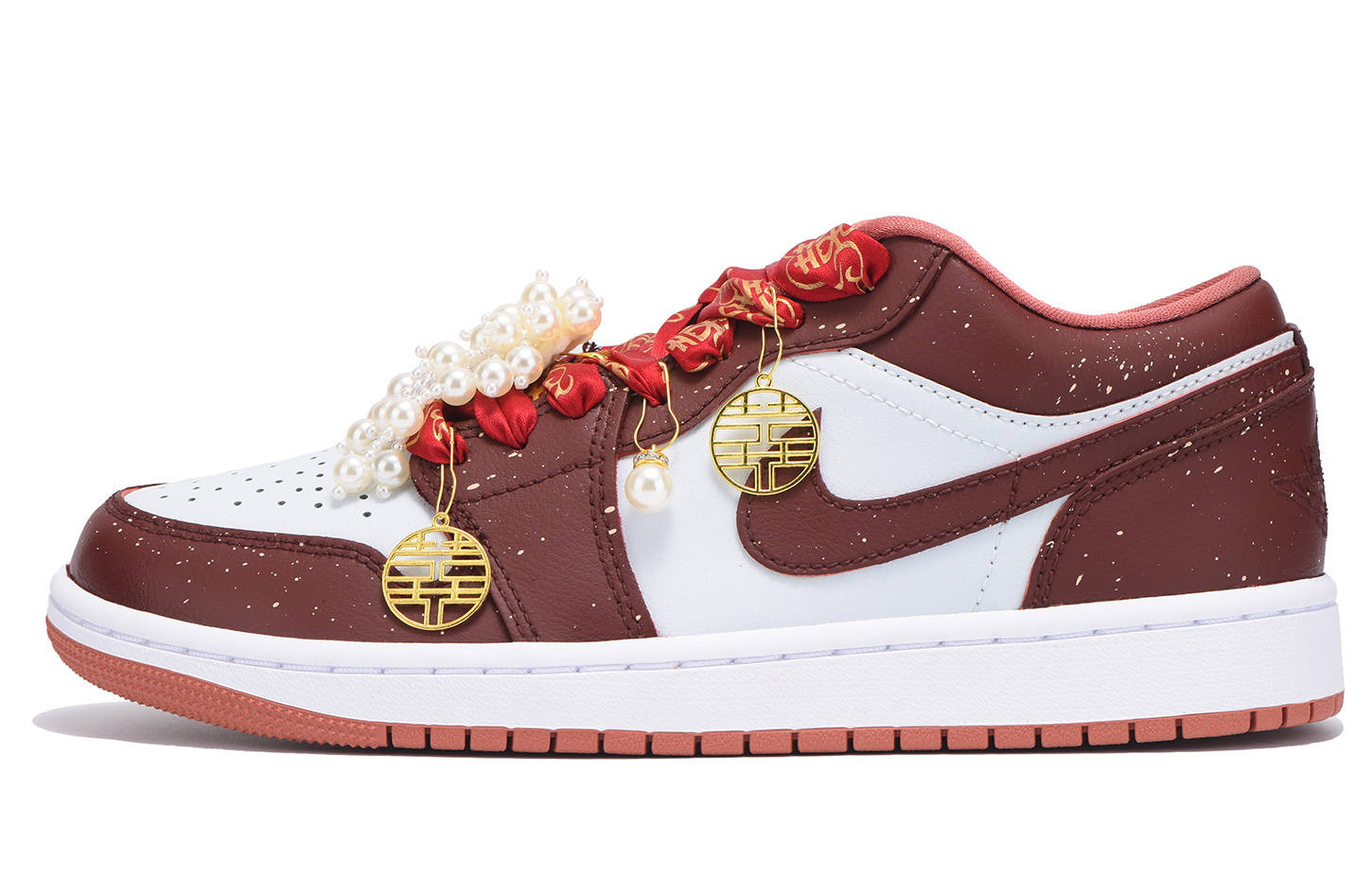 Jordan Air Jordan 1 Slip Resistant Abrasion Resistant Low top Vintage Basketball Shoes Women’s Red White