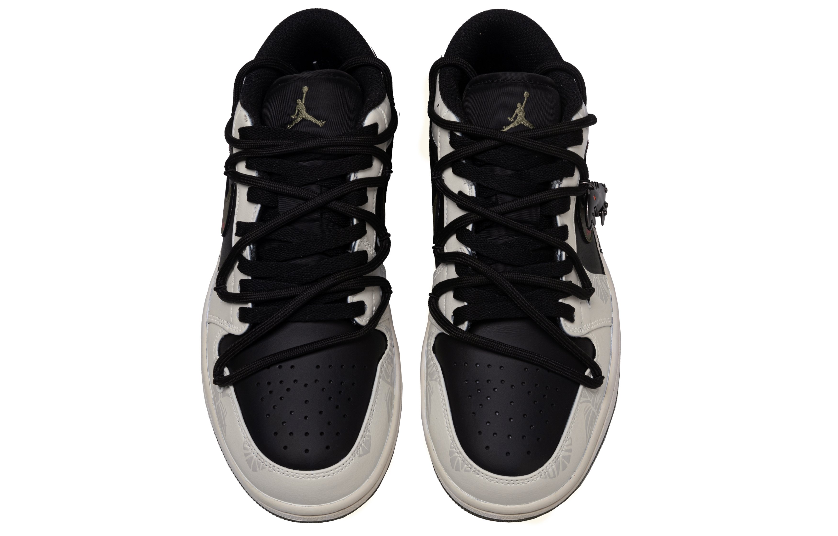 Jordan Air Jordan 1 Jurassic Abrasion Resistant Low top Vintage Basketball Shoes Unisex Beige Black