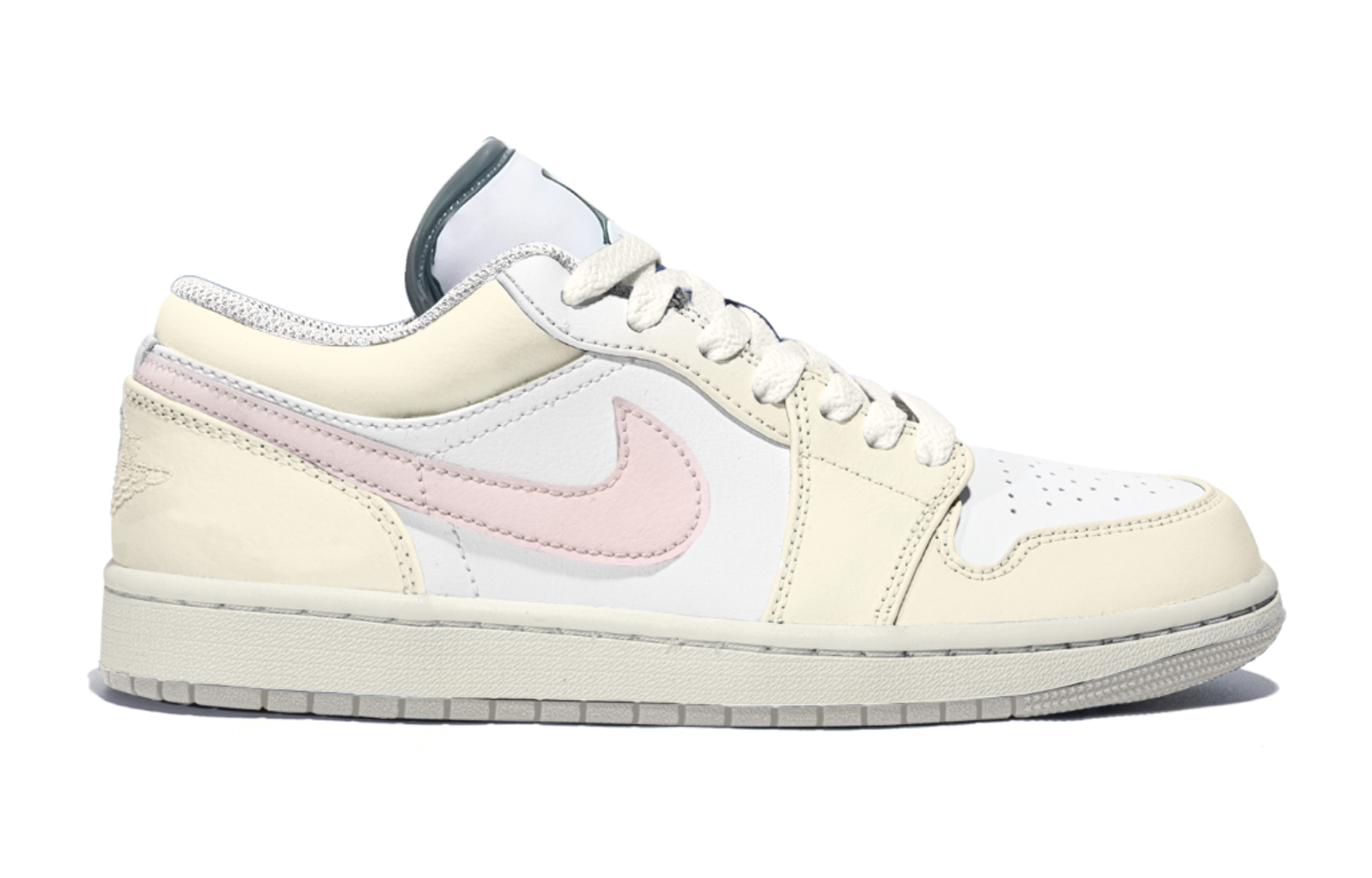 Jordan Air Jordan 1 Abrasion Resistant Low top Vintage Basketball Shoes Unisex Light Yellow