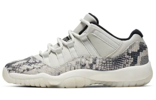 Jordan Air Jordan 11 Low Snakeskin Light Bone OG model, versatile and simple, low-top, retro basketball shoes, women's white
