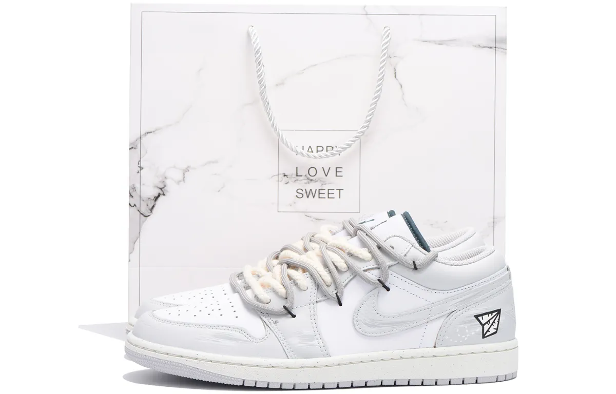 Jordan Air Jordan 1 Slip Resistant Coverage Balance Impact Resistant Low top Vintage Basketball Shoes Men's Light Gray