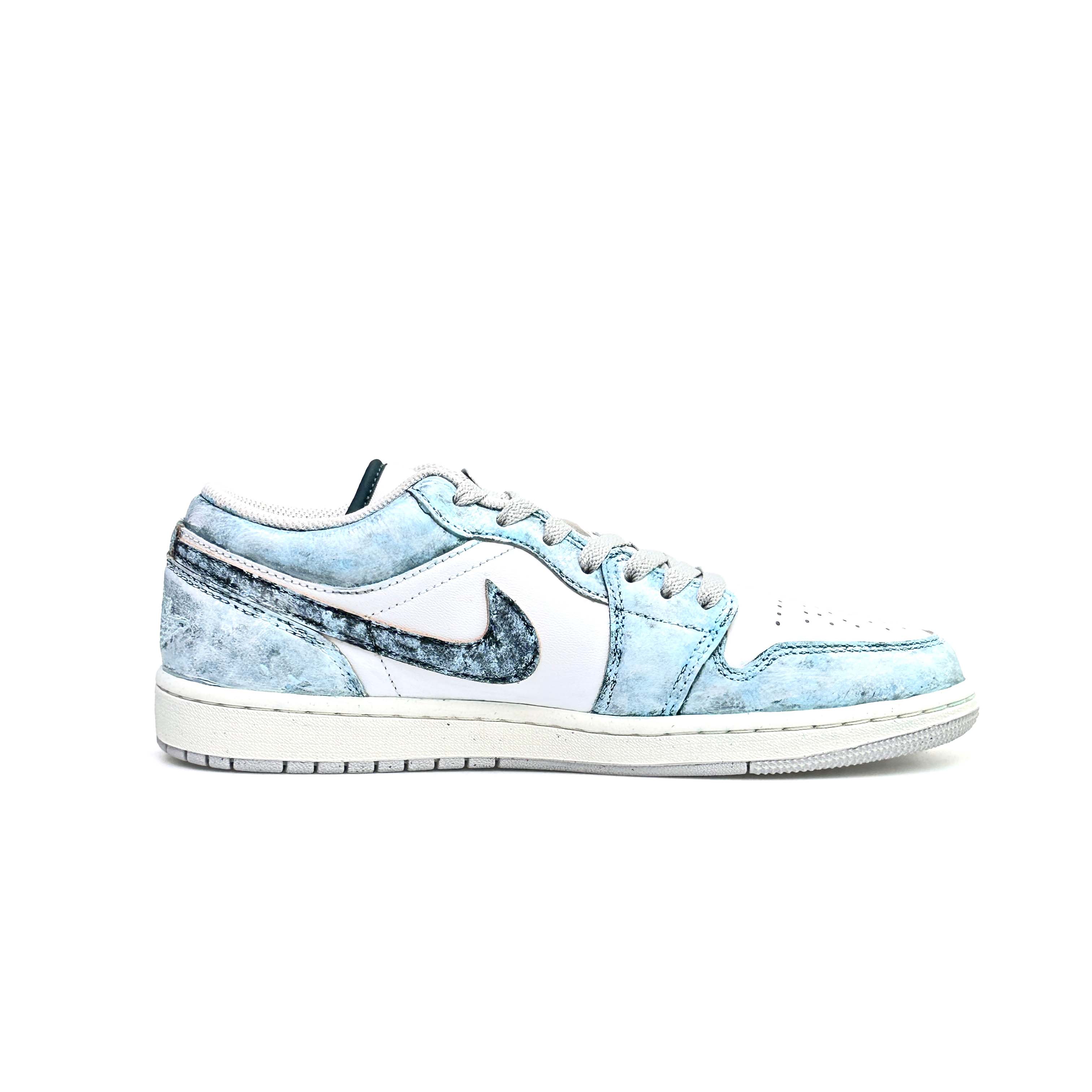 Jordan Air Jordan 1 Denim Luxury Wear resistant And Lightweight Low top Vintage Basketball Shoes Unisex Gray Blue