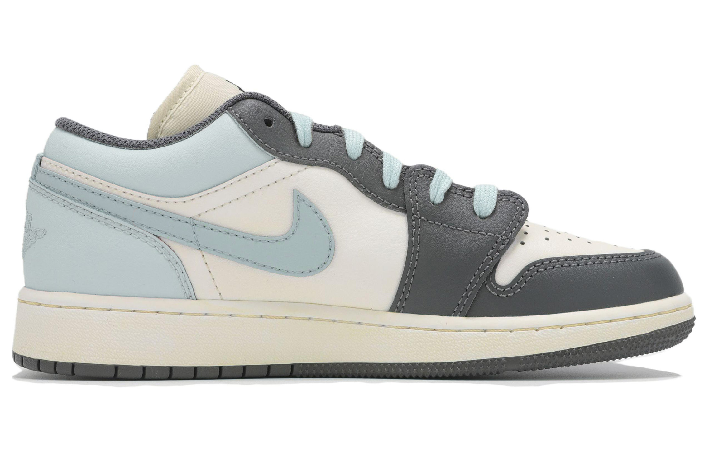 Jordan Air Jordan 1 Low top Vintage Basketball Shoes Unisex Sky Blue