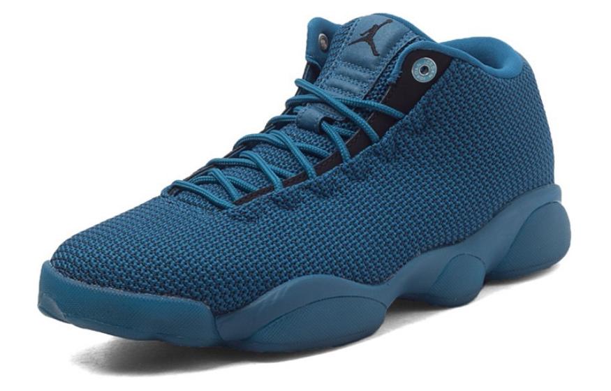 Jordan Horizon Mid top Basketball Shoes Women’s Cyan