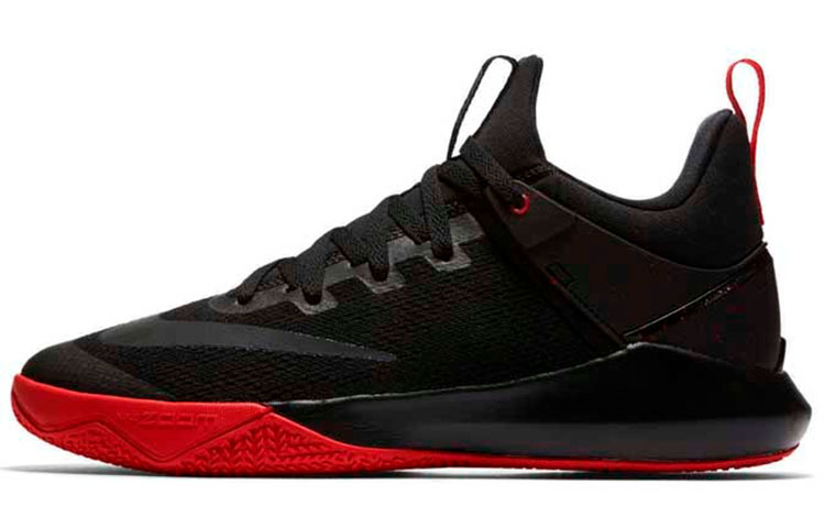 Мужские кроссовки Nike Nike Zoom Shift Zoom Shift XDR (черно-красные)