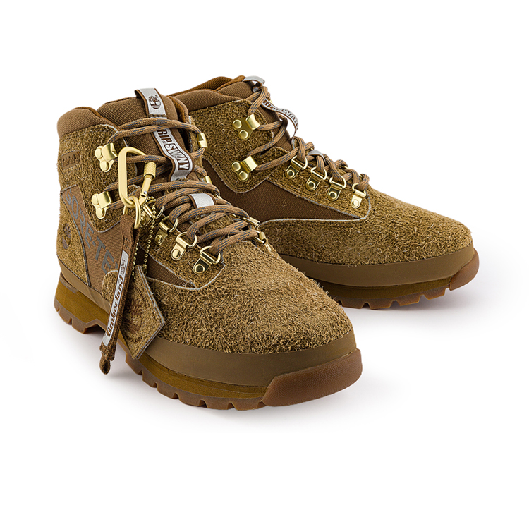 Timberland Comfortable Slip Resistant Mid top Mountaineering Shoes Men’s Brown Beige