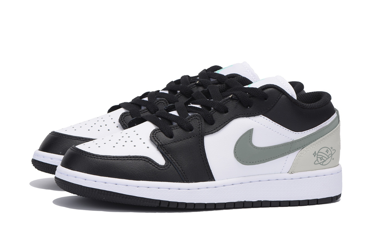 Jordan Air Jordan 1 Slip Resistant Abrasion Resistant Low top Vintage Basketball Shoes Men’s Black Gray