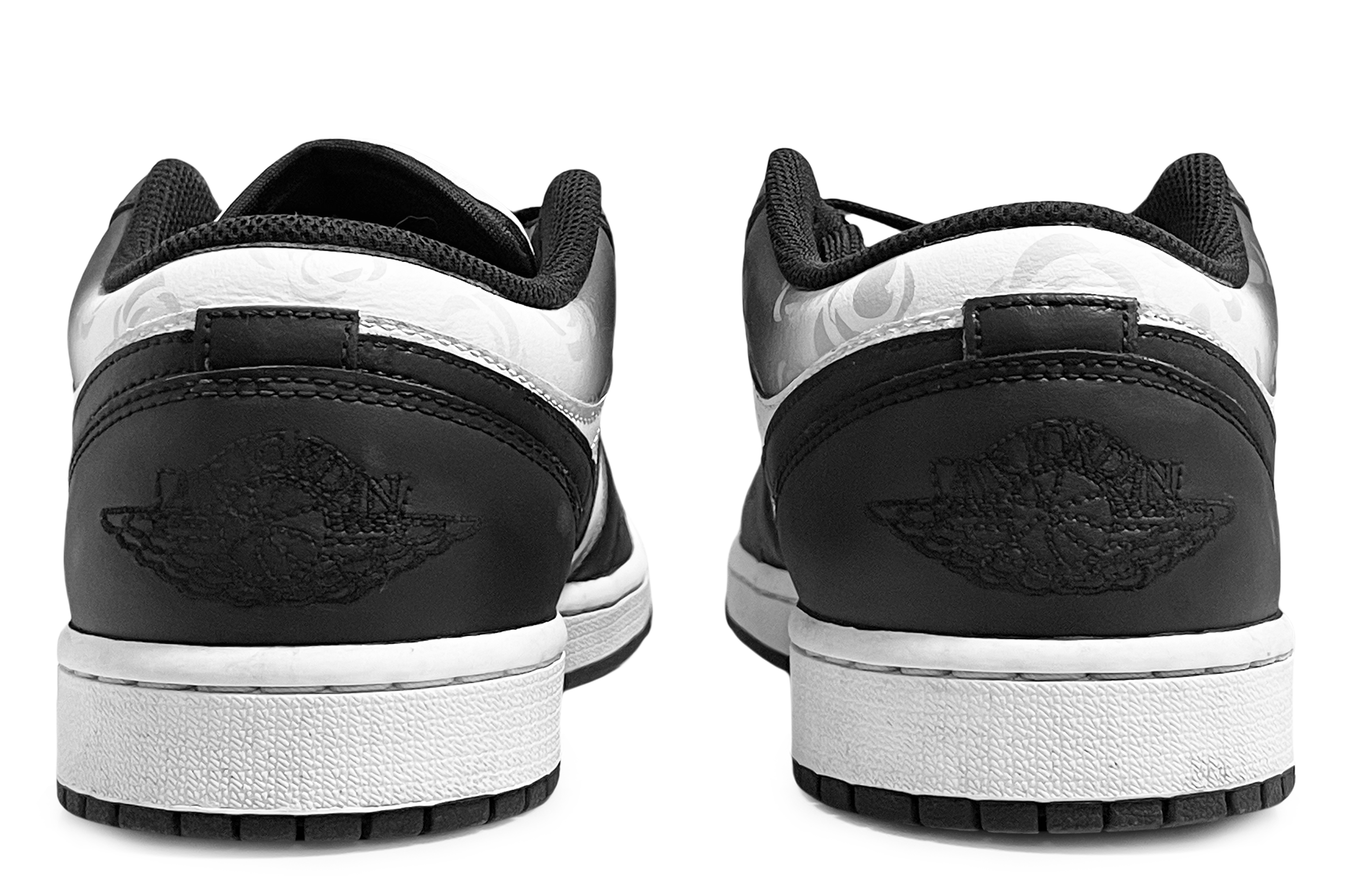 Jordan Air Jordan 1 Slip Resistant Low top Vintage Basketball Shoes Men’s Black White
