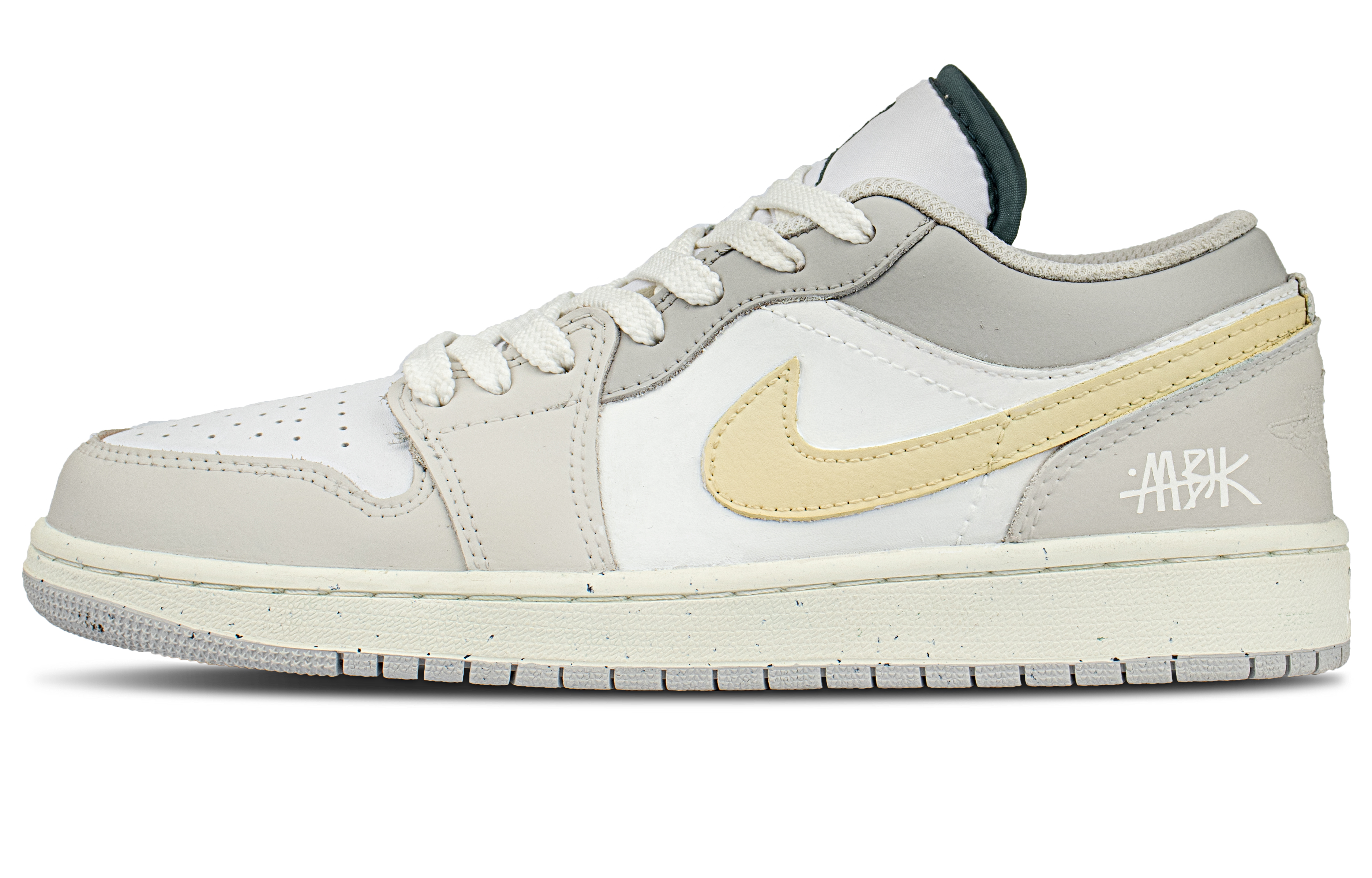 Jordan Air Jordan 1 Leather Wear resistant And Lightweight Low top Vintage Basketball Shoes Unisex