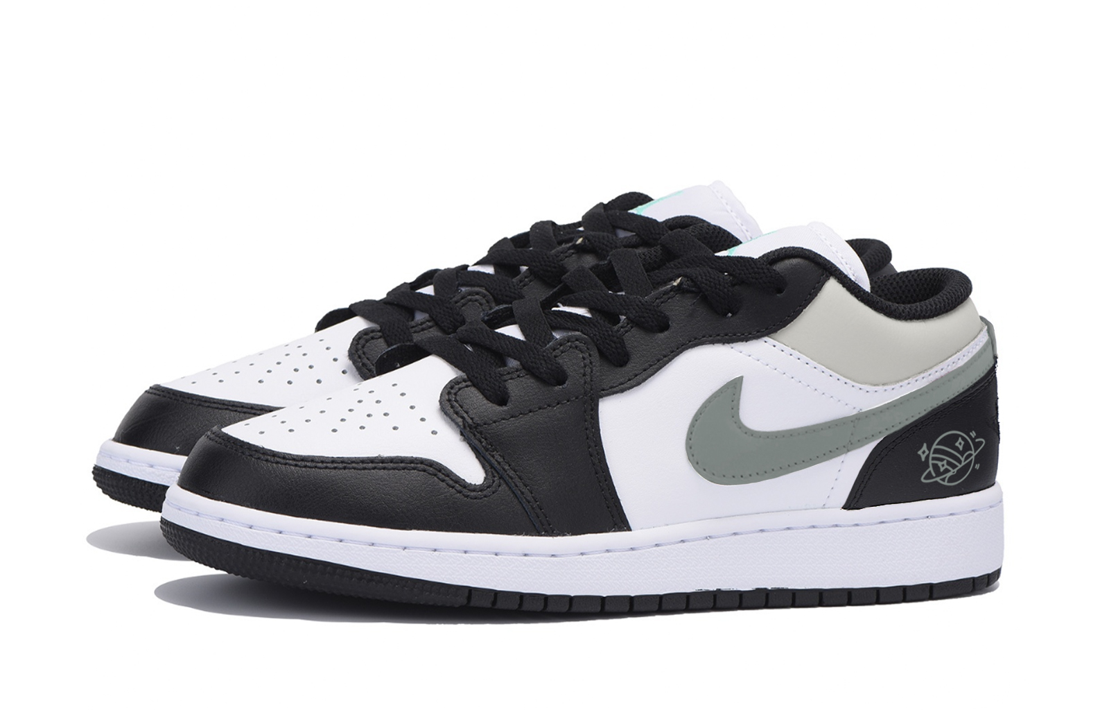 Jordan Air Jordan 1 Abrasion Resistant Slip Resistant Low top Vintage Basketball Shoes Men’s Black Gray