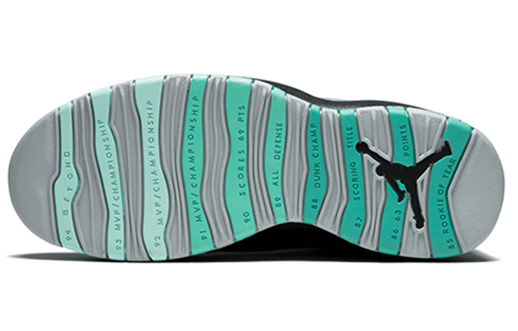 Мужские кроссовки Jordan Air Jordan 10 Retro Lady of Liberty (серо-черные) — фото 5
