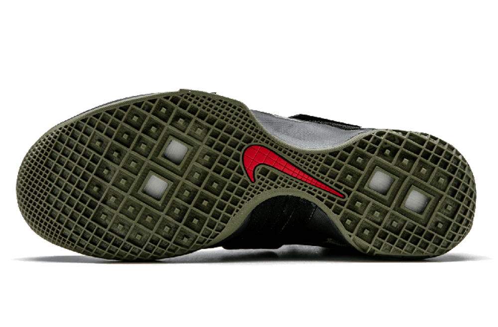 Мужские кроссовки Nike LeBron Zoom Soldier 10 SFG "Camo" (зеленые с черным) — Зелёный / чёрный — фото 5