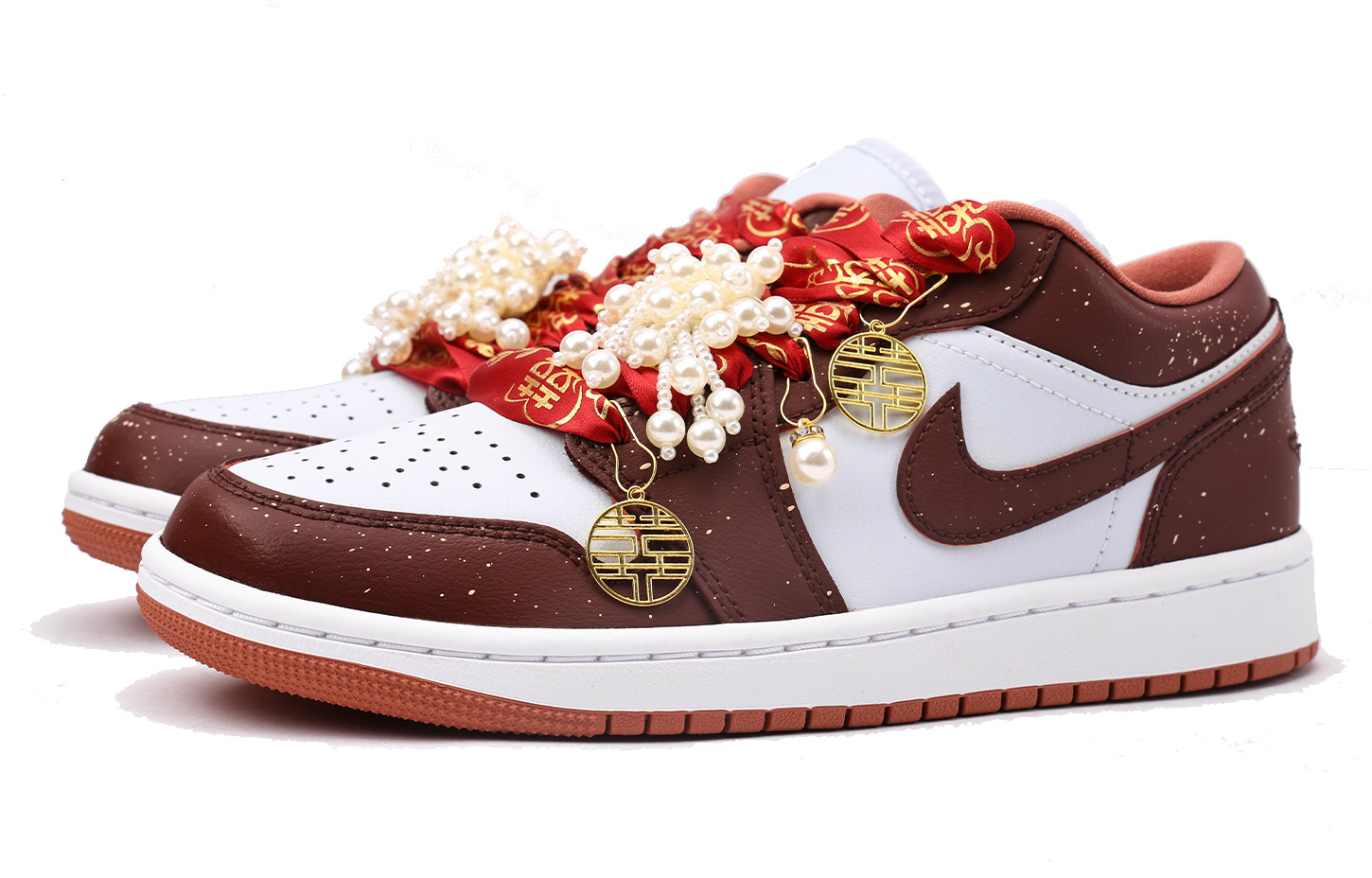 Jordan Air Jordan 1 Slip Resistant Abrasion Resistant Low top Vintage Basketball Shoes Women’s Red White