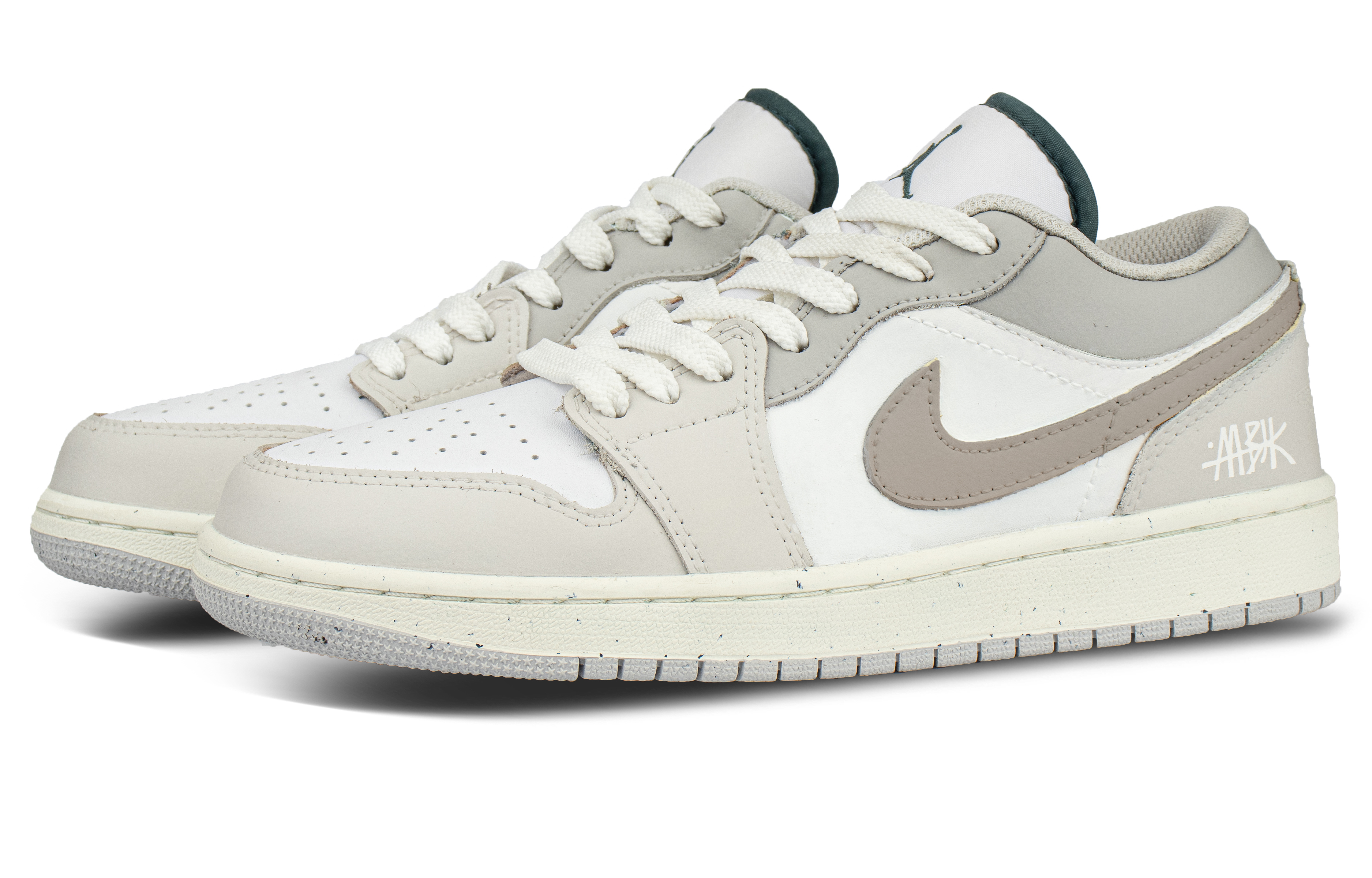 Jordan Air Jordan 1 Leather Coverage Low top Vintage Basketball Shoes Unisex Coffee