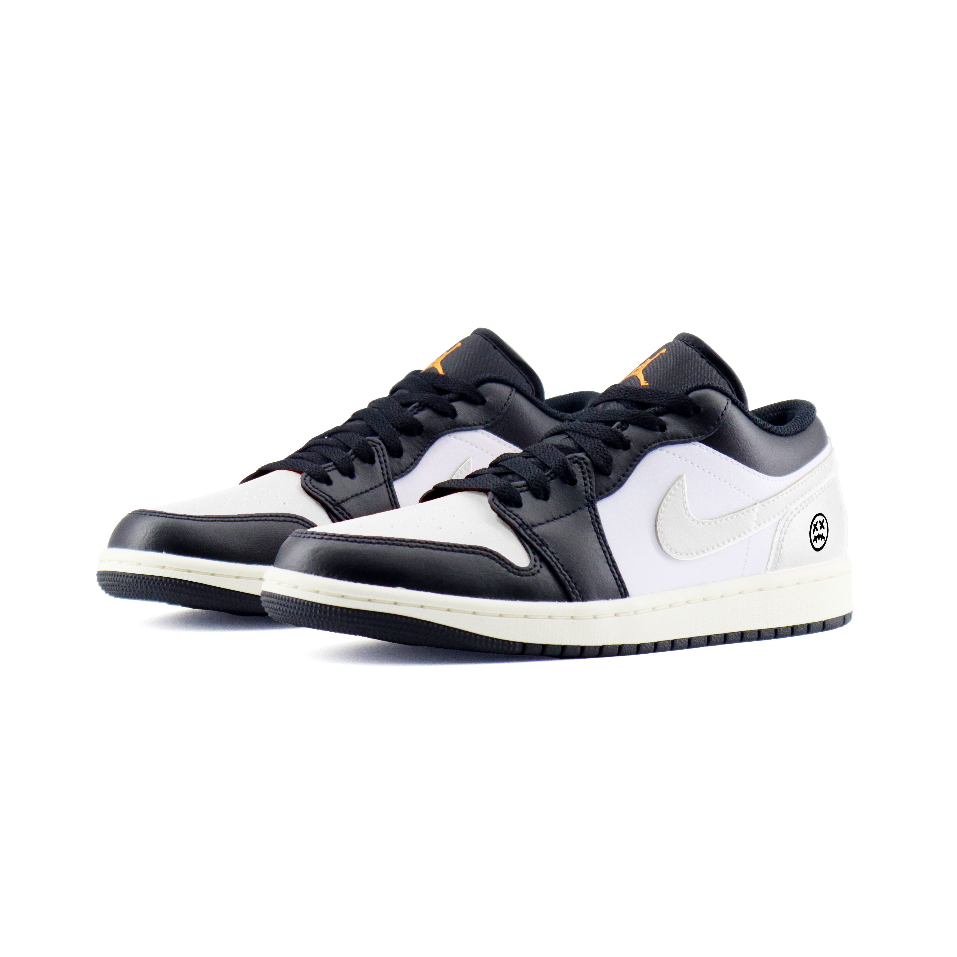 Jordan Air Jordan 1 Abrasion Resistant Low top Vintage Basketball Shoes Unisex Black Silver