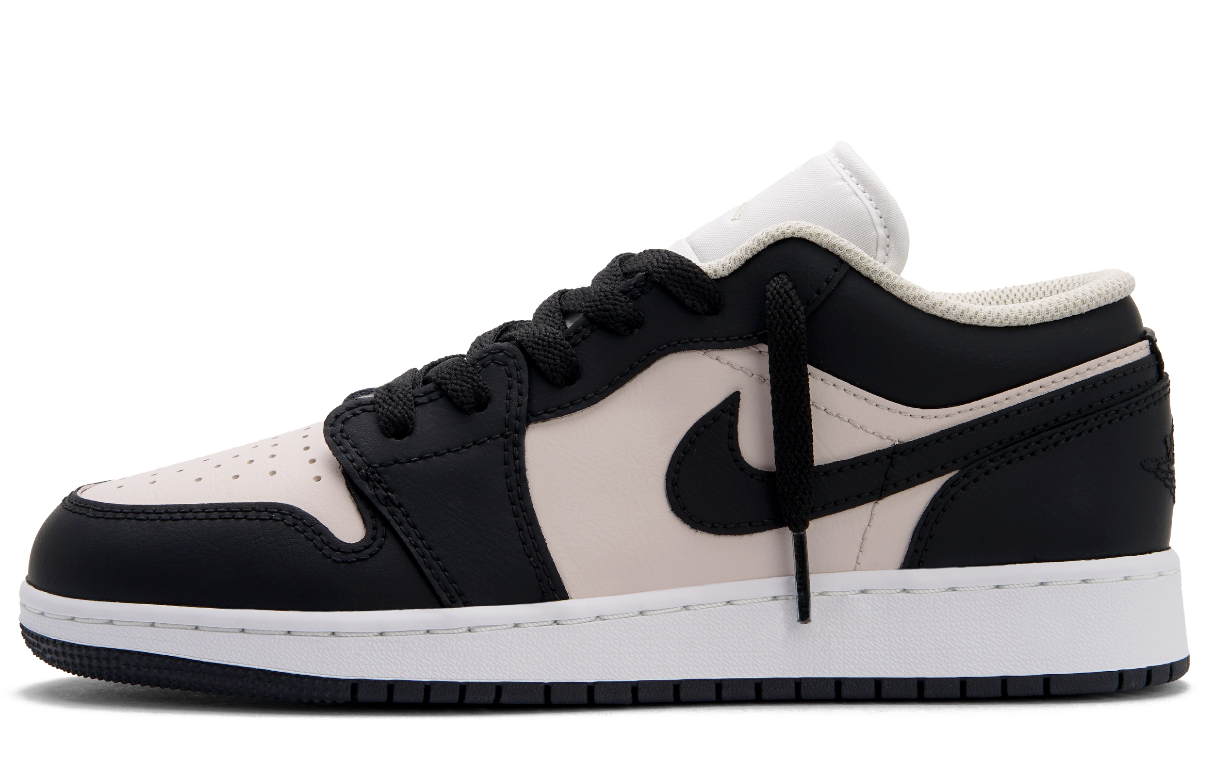 Jordan Air Jordan 1 Strawberry Salt Abrasion Resistant Low top Vintage Basketball Shoes Unisex Black Pink