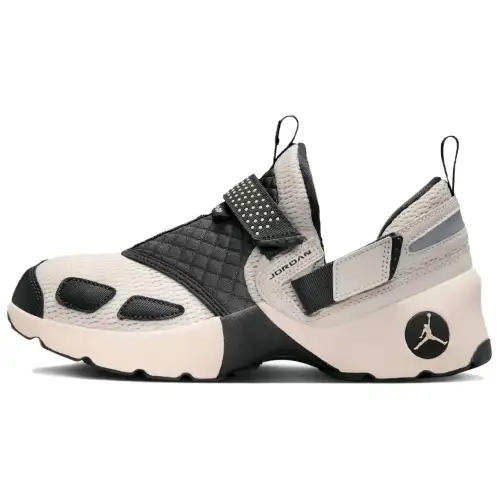 Jordan Trunner Lx Light Orewood Brown Women's
