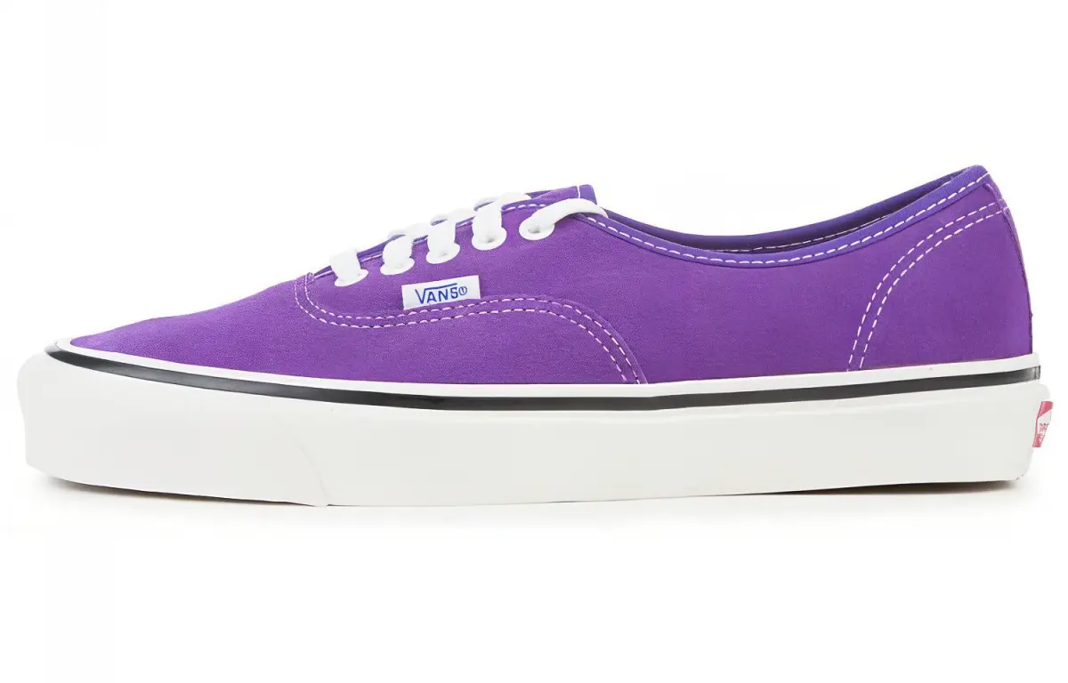 Authentic Vans 44 Dx
