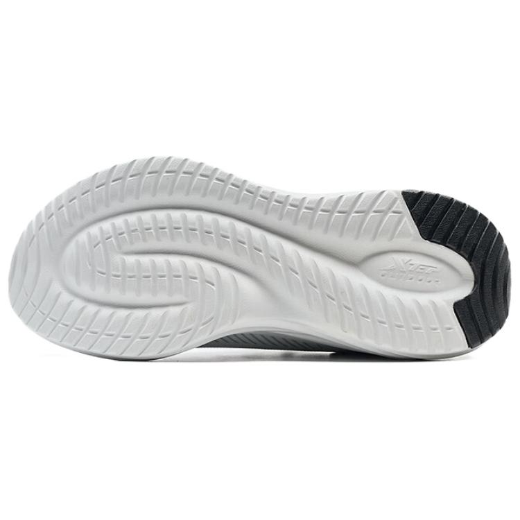 XTEP Lightweight Abrasion Resistant Low top Hiking Shoes Men’s Gray