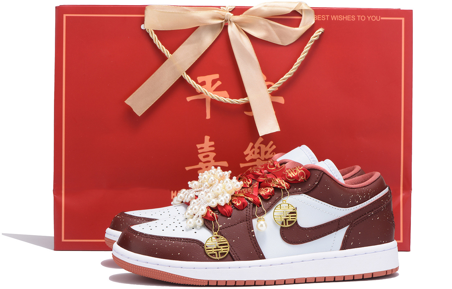 Jordan Air Jordan 1 Slip Resistant Abrasion Resistant Low top Vintage Basketball Shoes Women’s Red White