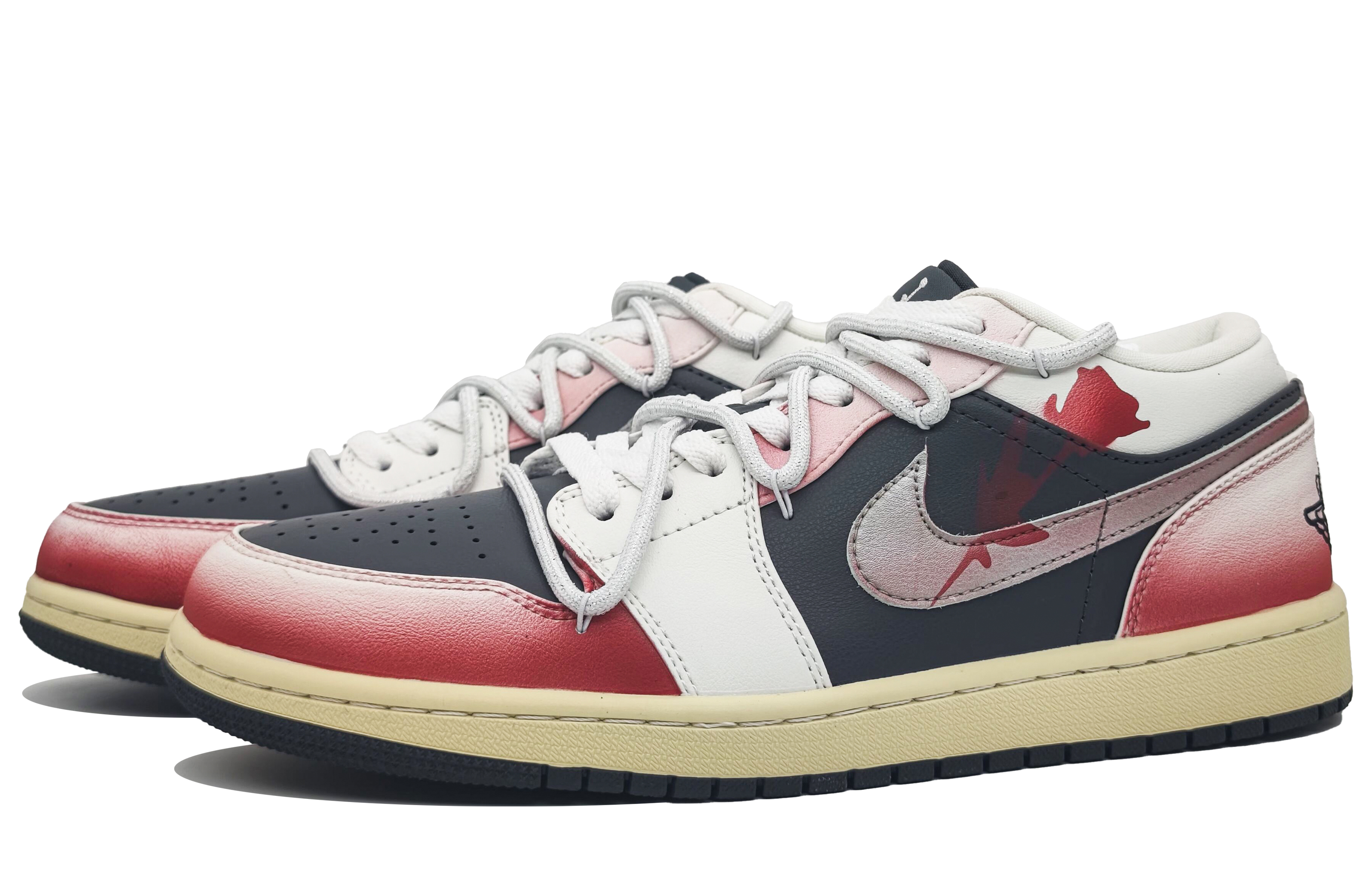 Jordan Air Jordan 1 Abrasion Resistant Breathable Low top Vintage Basketball Shoes Unisex Black Red