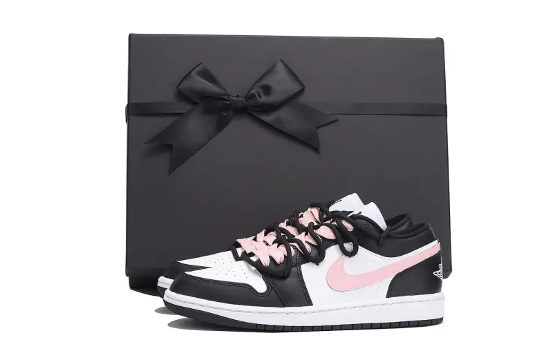 Jordan Air Jordan 1 Slip Resistant Abrasion Resistant Low top Vintage Basketball Shoes Women's Black Pink
