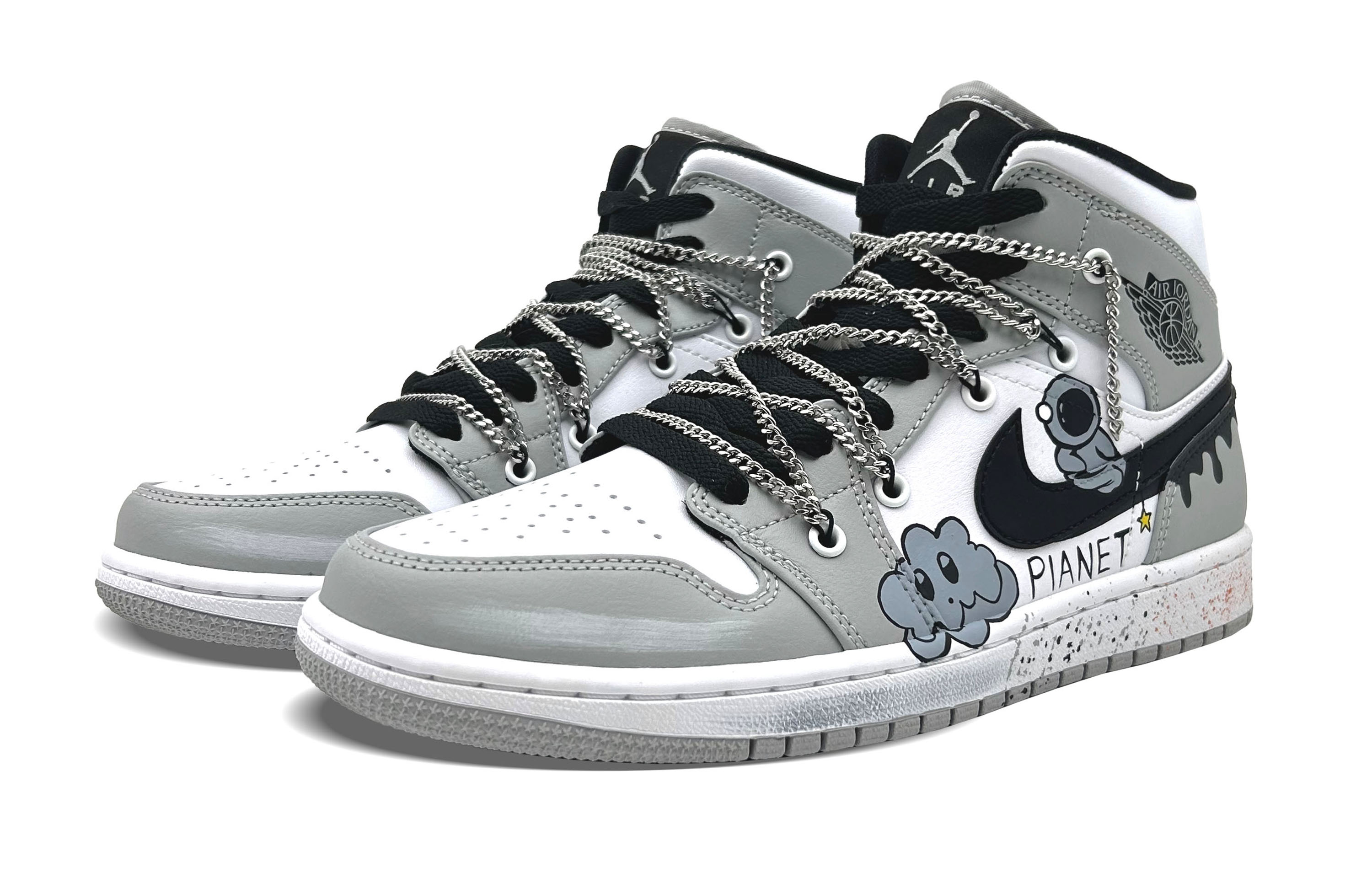 Jordan Air Jordan 1 Cushioning, Wear Resistant Mid top Vintage Basketball Shoes Men’s Gray