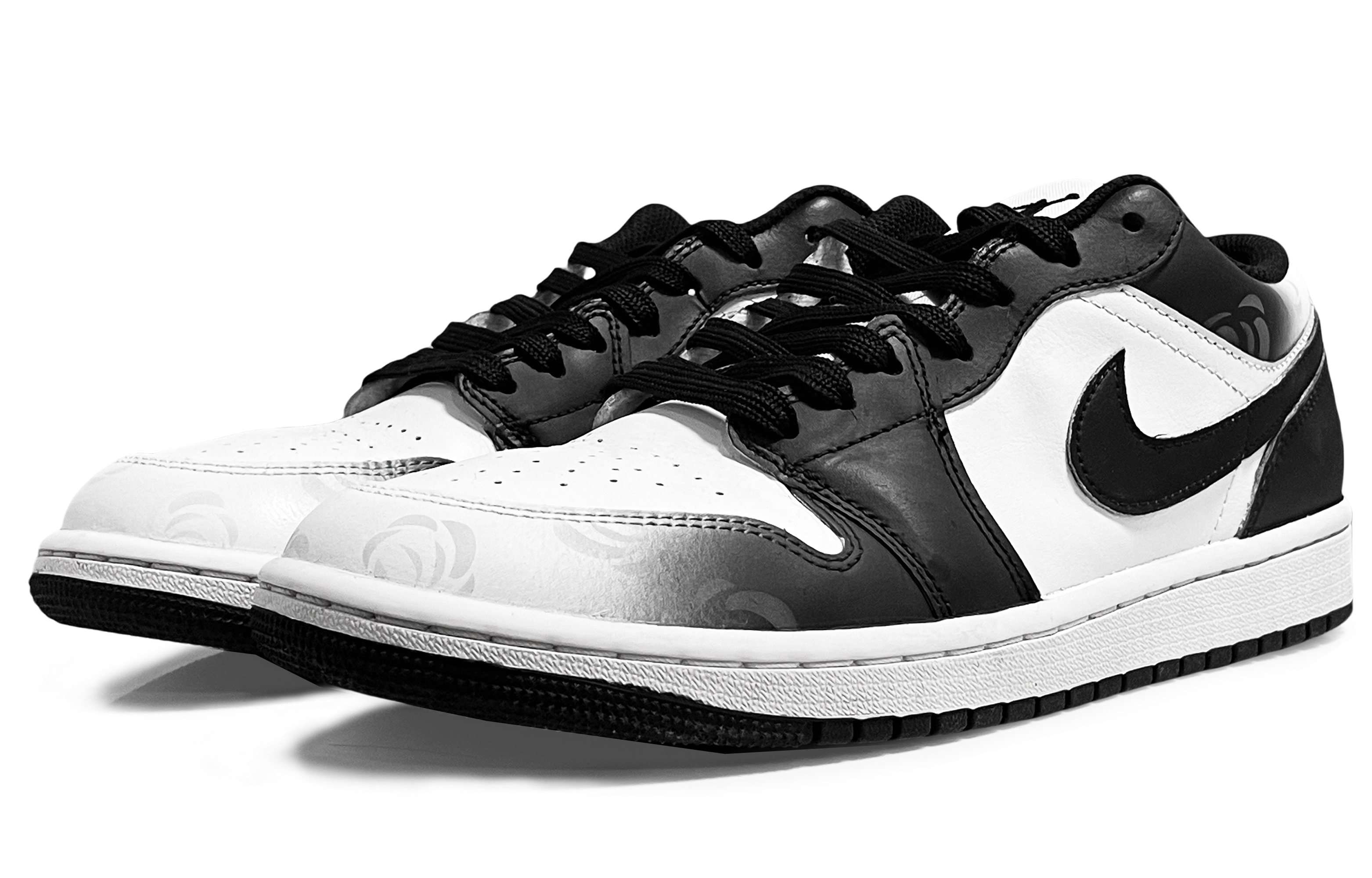 Jordan Air Jordan 1 Slip Resistant Low top Vintage Basketball Shoes Men’s Black White