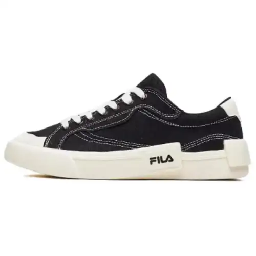FILA FUSION POP Low top Canvas Shoes Women's Black White