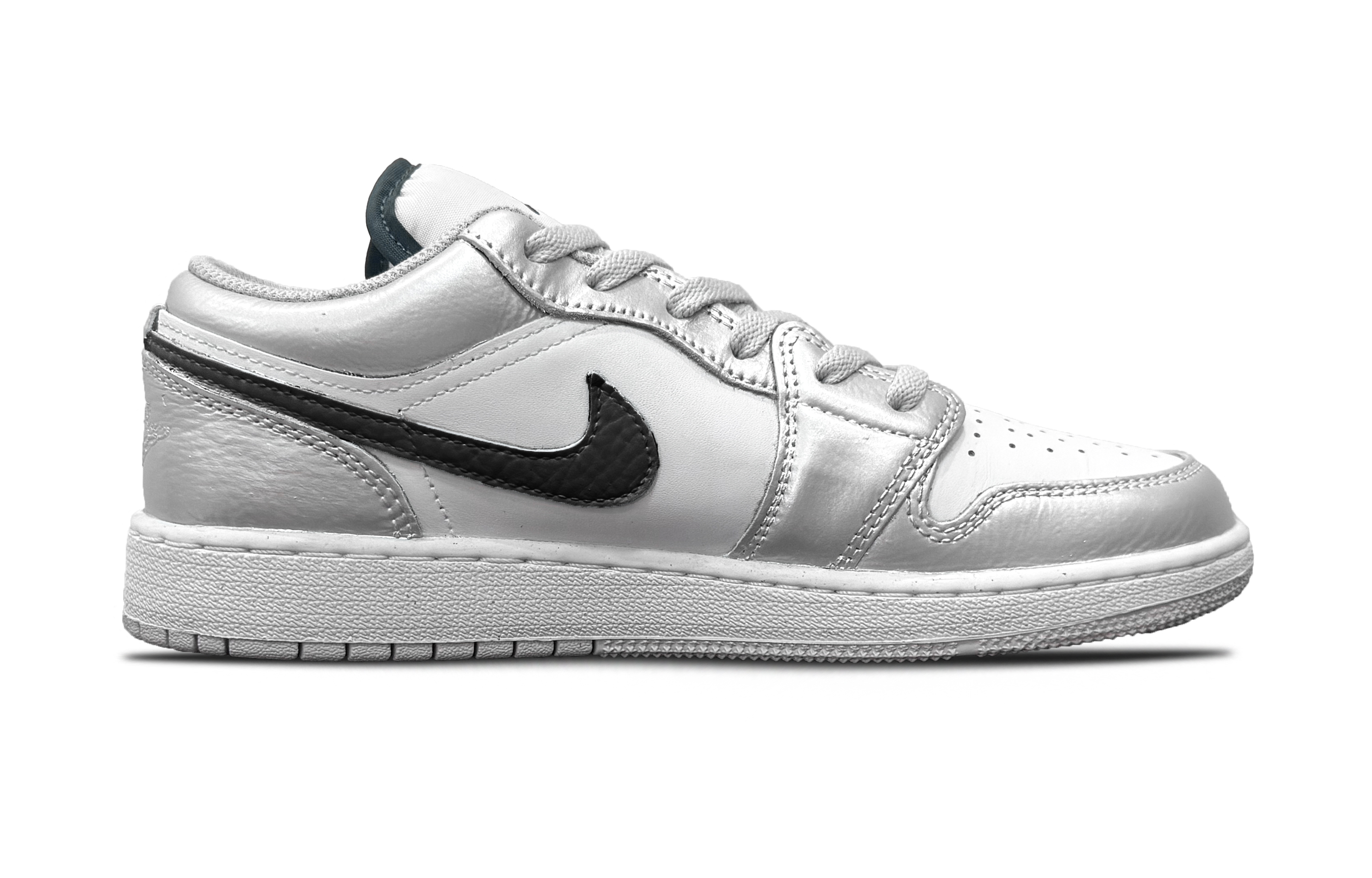 Jordan Air Jordan 1 Black Cosmos Silver Watch Abrasion Resistant Low top Vintage Basketball Shoes Unisex Silver