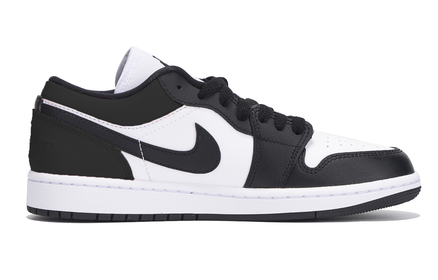 Jordan Air Jordan 1 Slip Resistant Coverage Low top Vintage Basketball Shoes Women’s Black White