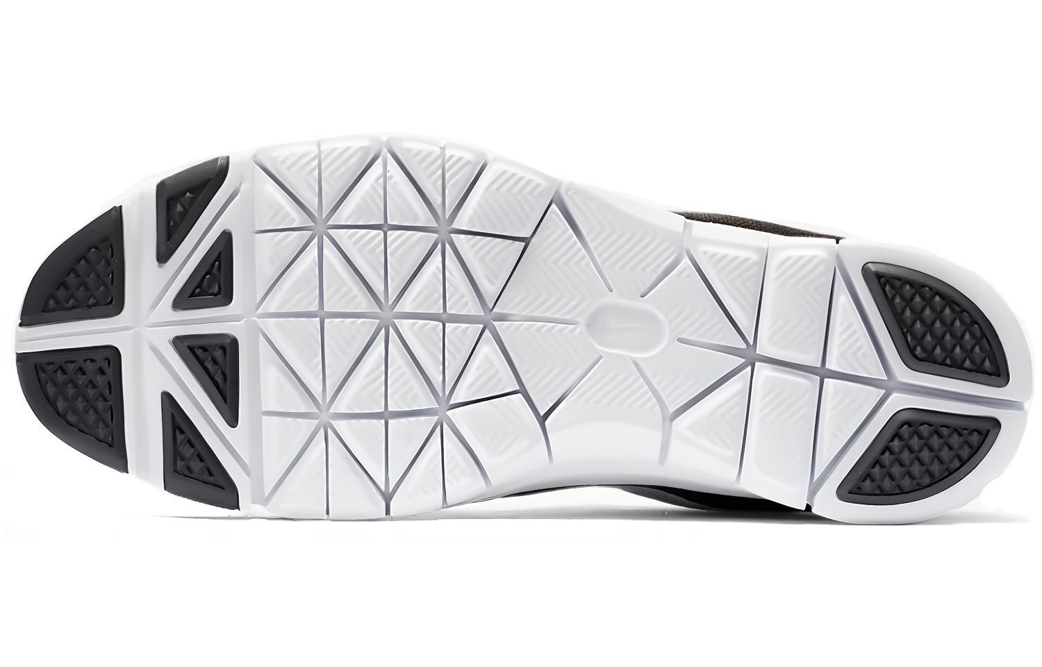 Женские кроссовки Nike Flex Essential TR (черные) — фото 5