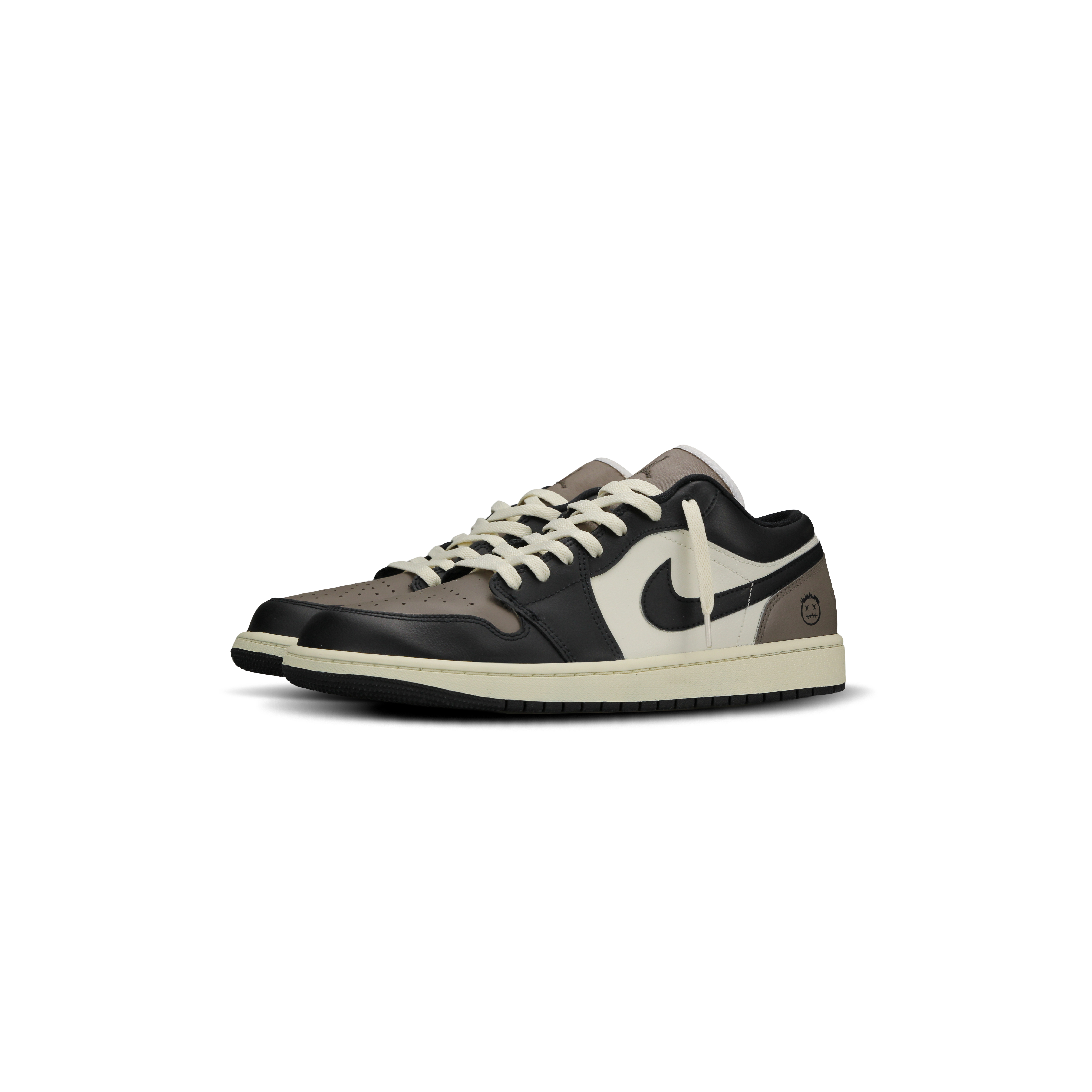 Jordan Air Jordan 1 Slip Resistant Abrasion Resistant Low top Vintage Basketball Shoes Women’s Black Brown