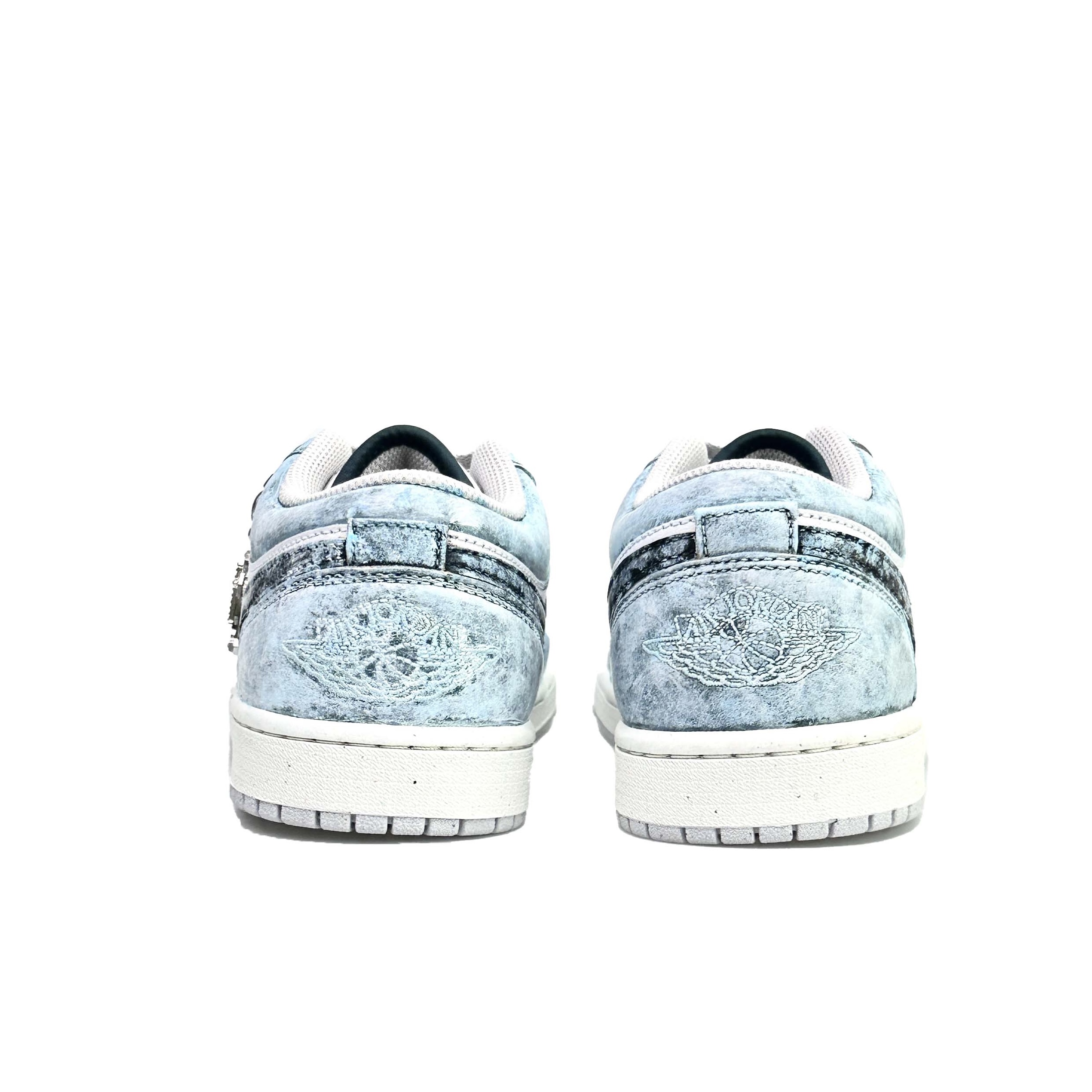 Jordan Air Jordan 1 Denim Luxury Wear resistant And Lightweight Low top Vintage Basketball Shoes Unisex Gray Blue