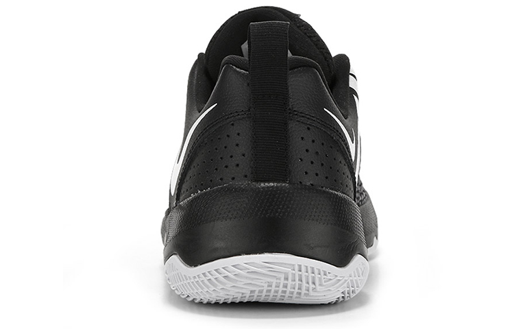 Женские кроссовки Nike Team Hustle (черно-белые) — фото 5