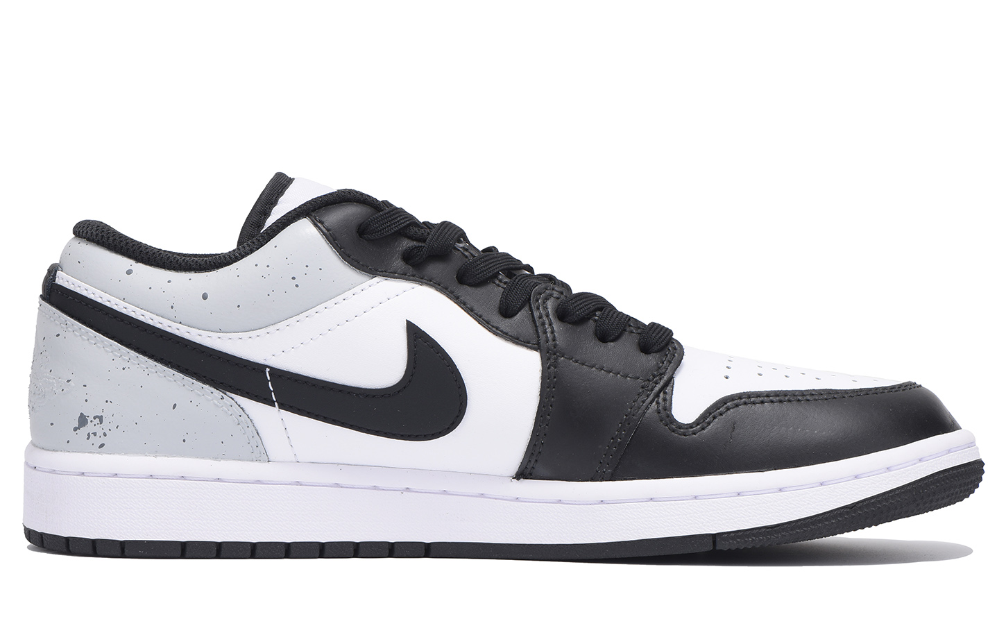 Jordan Air Jordan 1 Slip Resistant Coverage Balance Impact Resistant Low top Vintage Basketball Shoes Men’s Black Gray