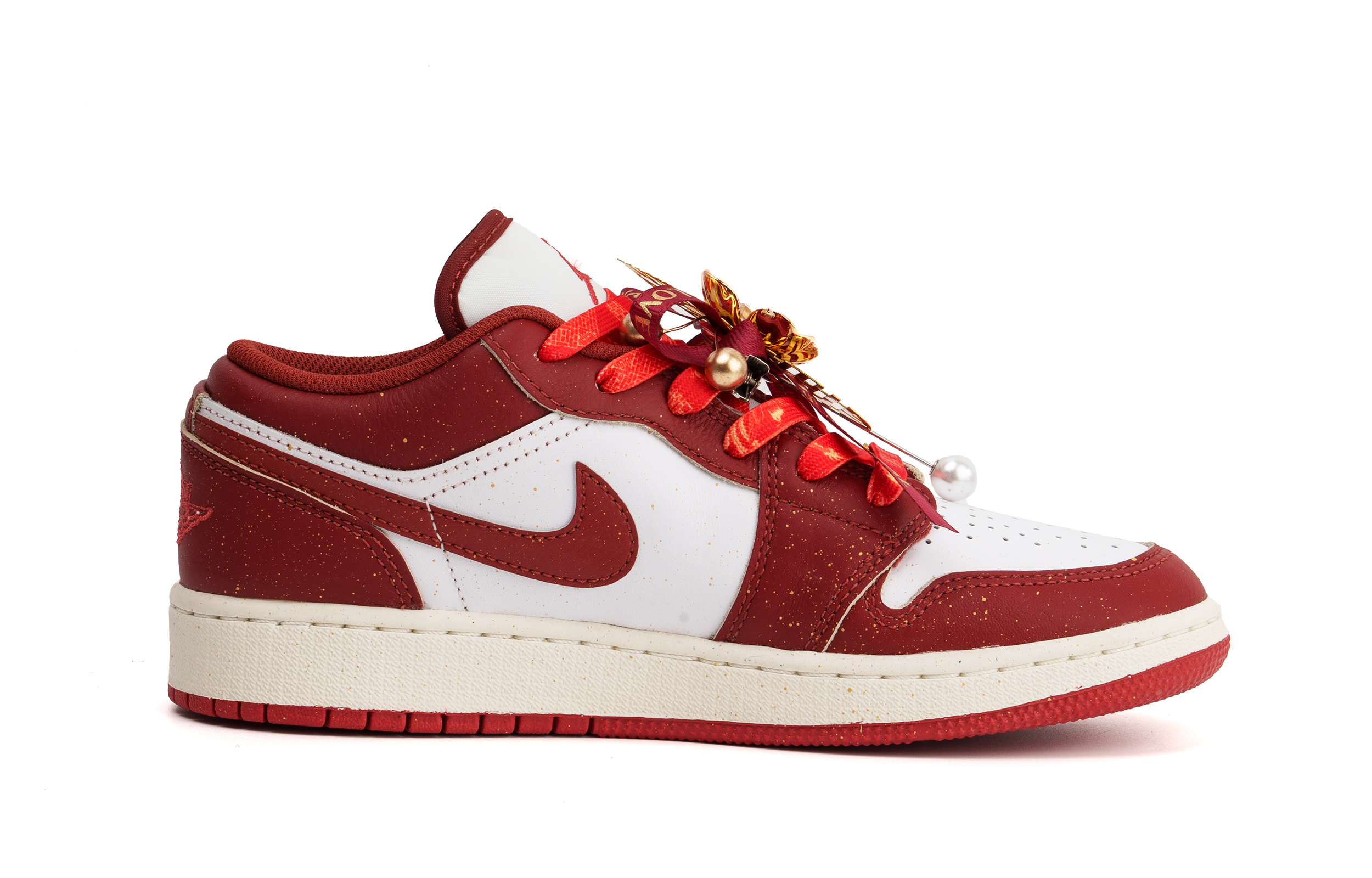 Jordan Air Jordan 1 Cushioning, Wear Resistant Low top Vintage Basketball Shoes Unisex Red