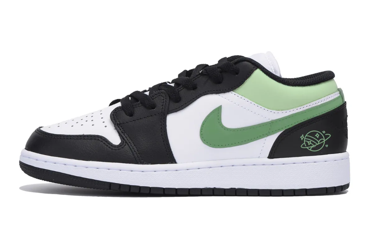 Jordan Air Jordan 1 Abrasion Resistant Slip Resistant Low top Vintage Basketball Shoes Men's Black White Green