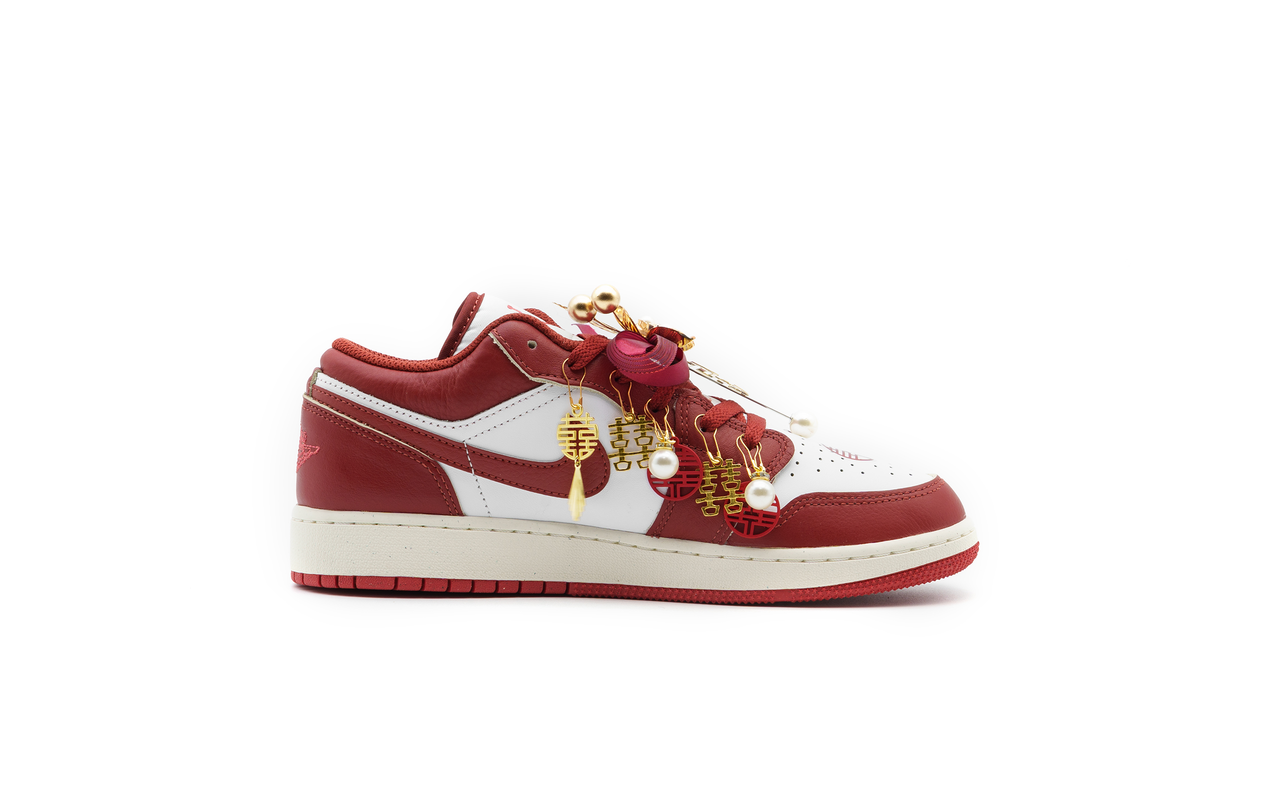Jordan Air Jordan 1 Slip Resistant Abrasion Resistant Low top Vintage Basketball Shoes Unisex Red White