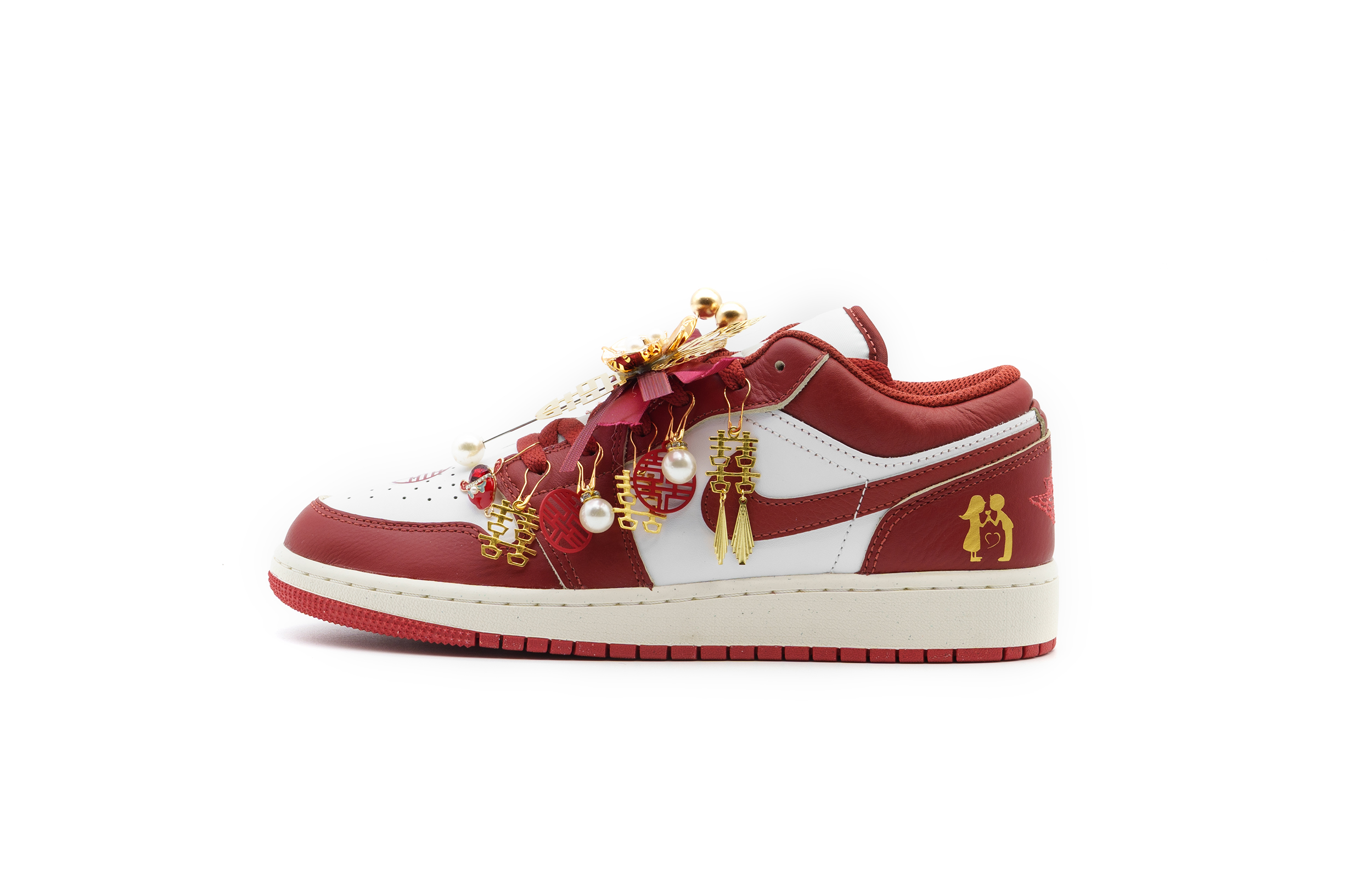 Jordan Air Jordan 1 Slip Resistant Abrasion Resistant Low top Vintage Basketball Shoes Unisex Red White