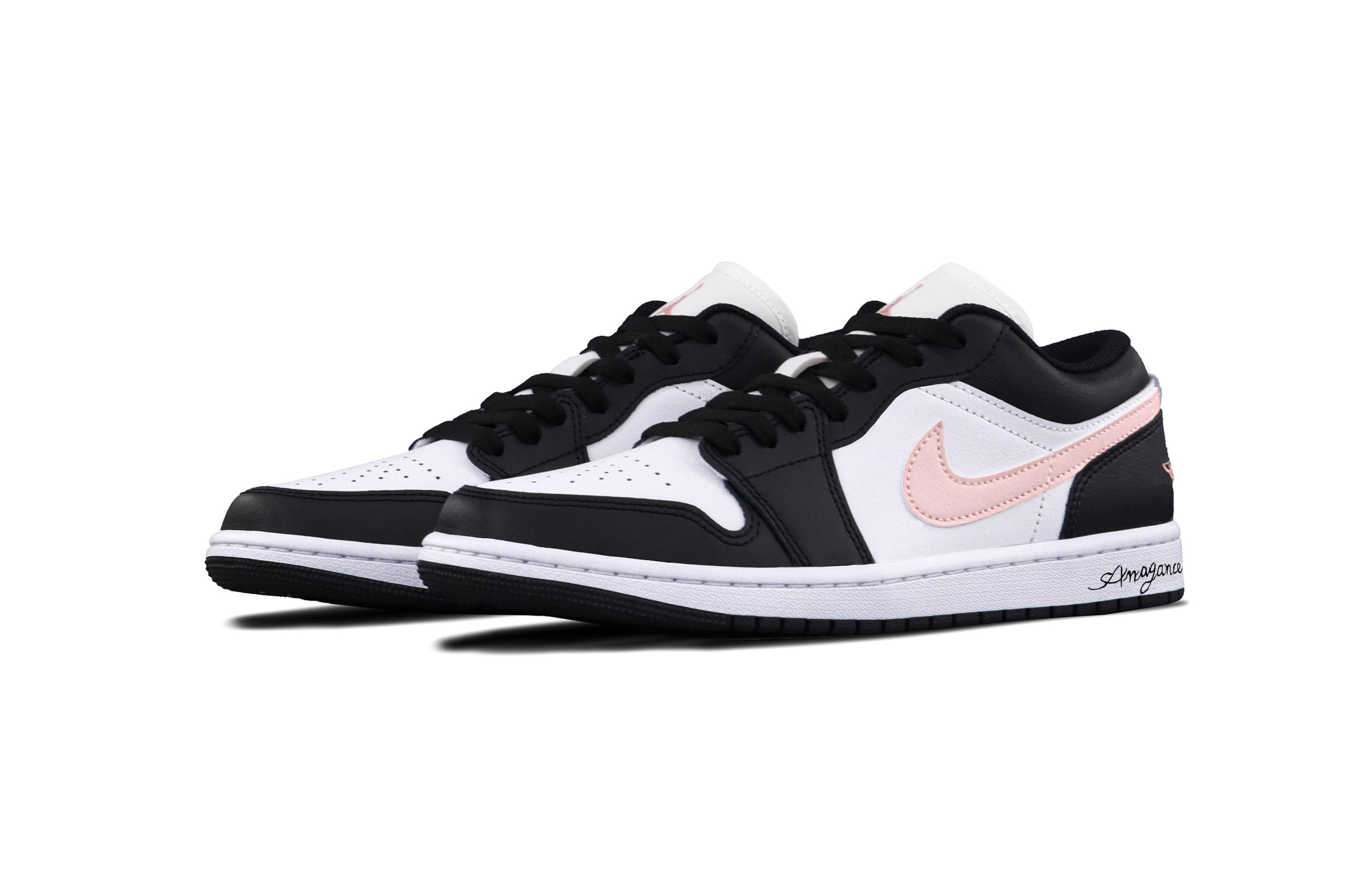Jordan Air Jordan 1 Oolong Pink Cushioning, Wear Resistant Low top Vintage Basketball Shoes Unisex Black White Pink