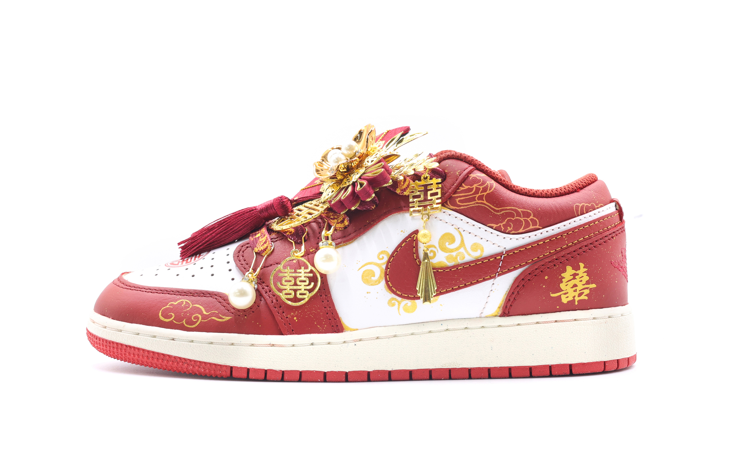 Jordan Air Jordan 1 Blissful Union Abrasion Resistant Low top Vintage Basketball Shoes Unisex Red White
