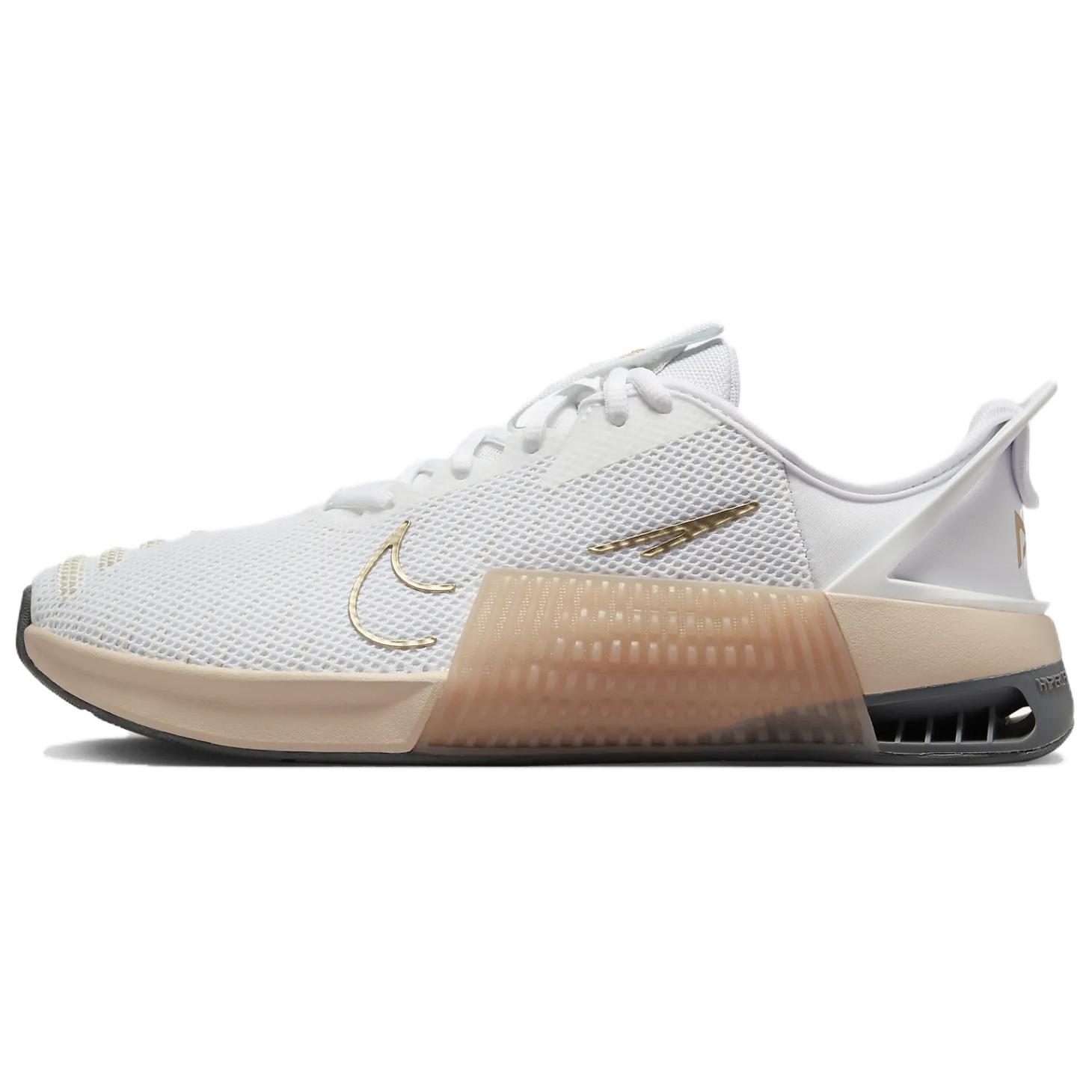 Nike Women’s Metcon 9 EasyOn ‘White Metallic Gold Sanddrift’