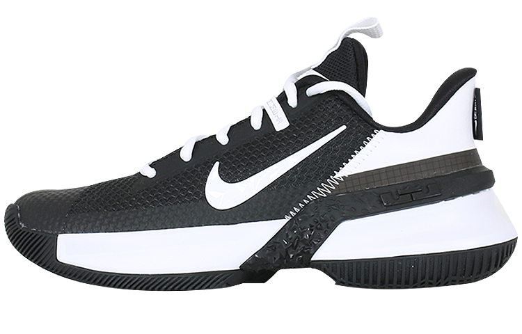 Мужские кроссовки Nike Ambassador 13 (черно-белые)