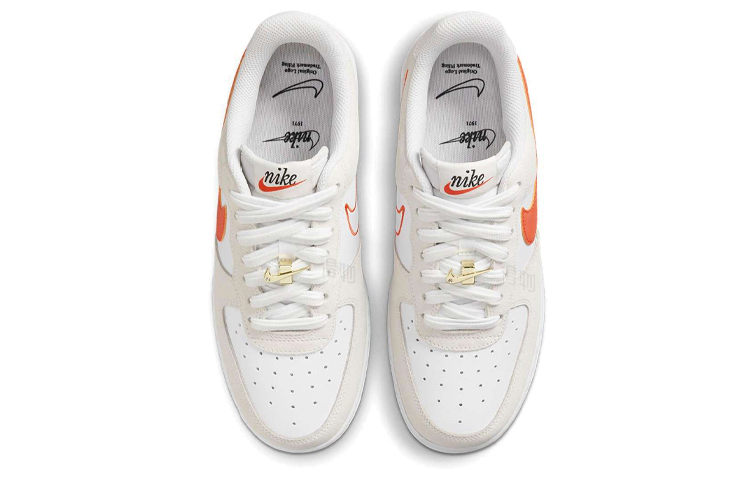 Женские кроссовки Nike Air Force 1 07 se "first use" (бежевые) — фото 4